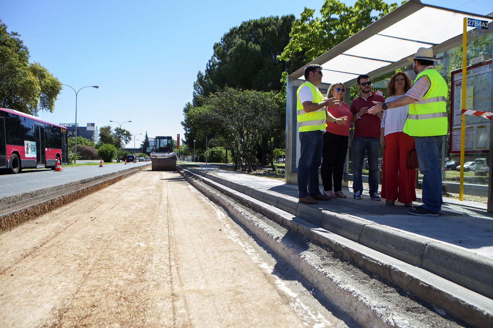 La delegada del distrito durante una visita a las obras.