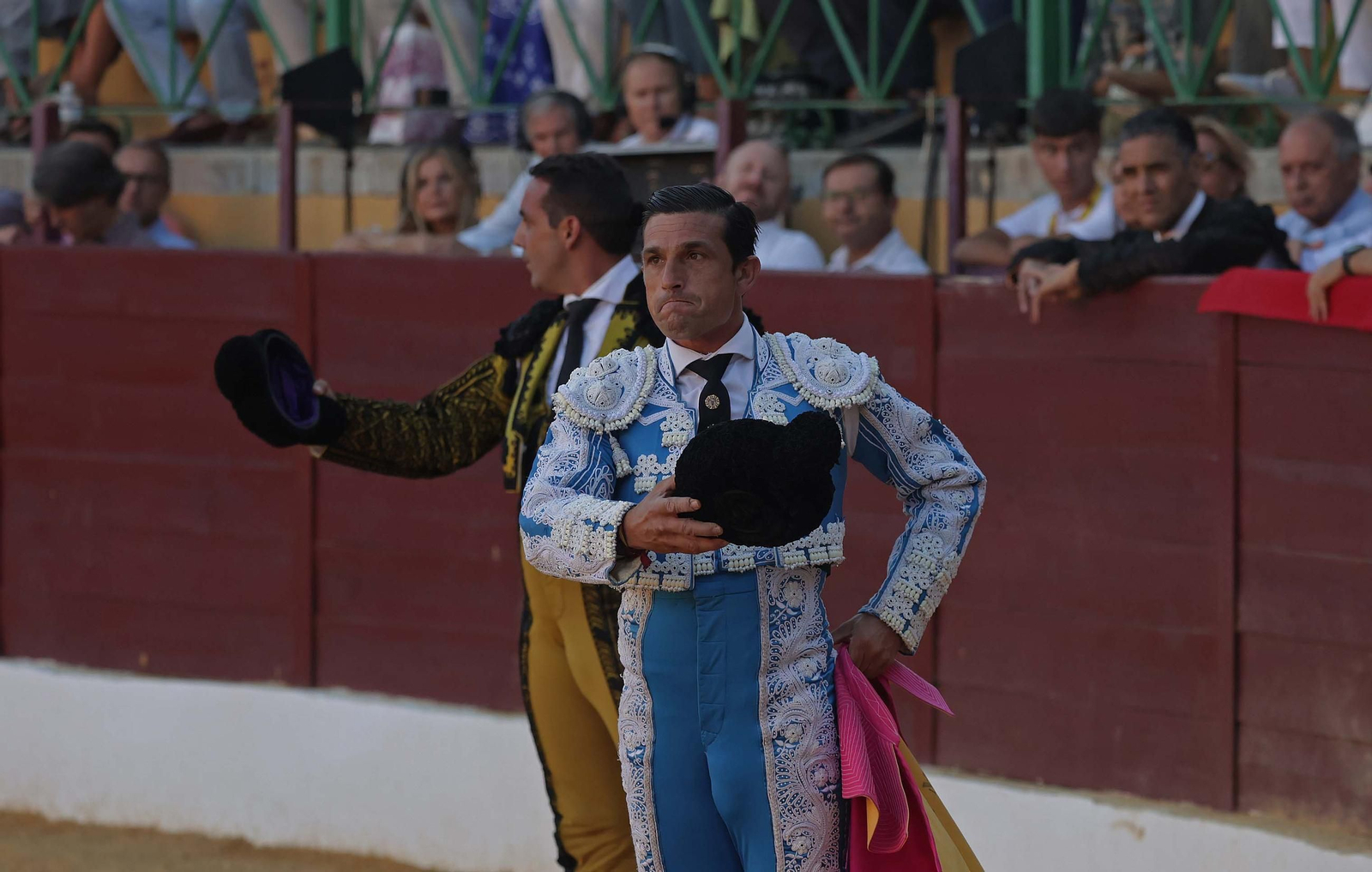 Fotos de la corrida del domingo de la Feria de La Línea: Emilio de Justo y David Galván