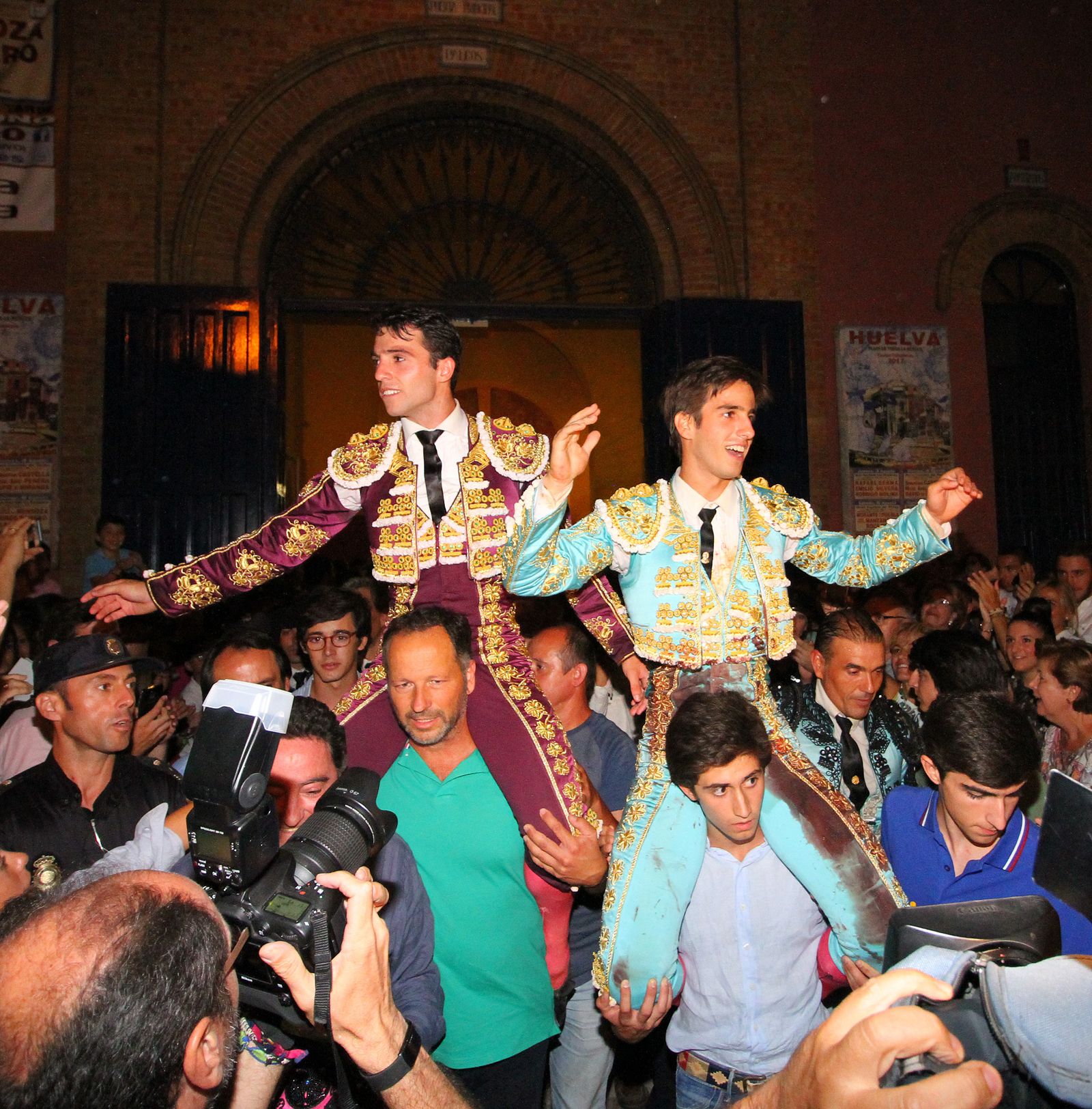 Imágenes de la Novillada de Rafael Serna, Emilio Silvera y Rodrigo Molina.