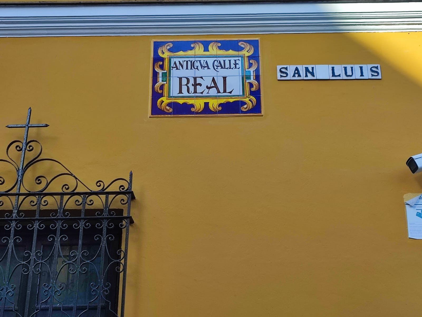 El rótulo de la antigua Calle Real.