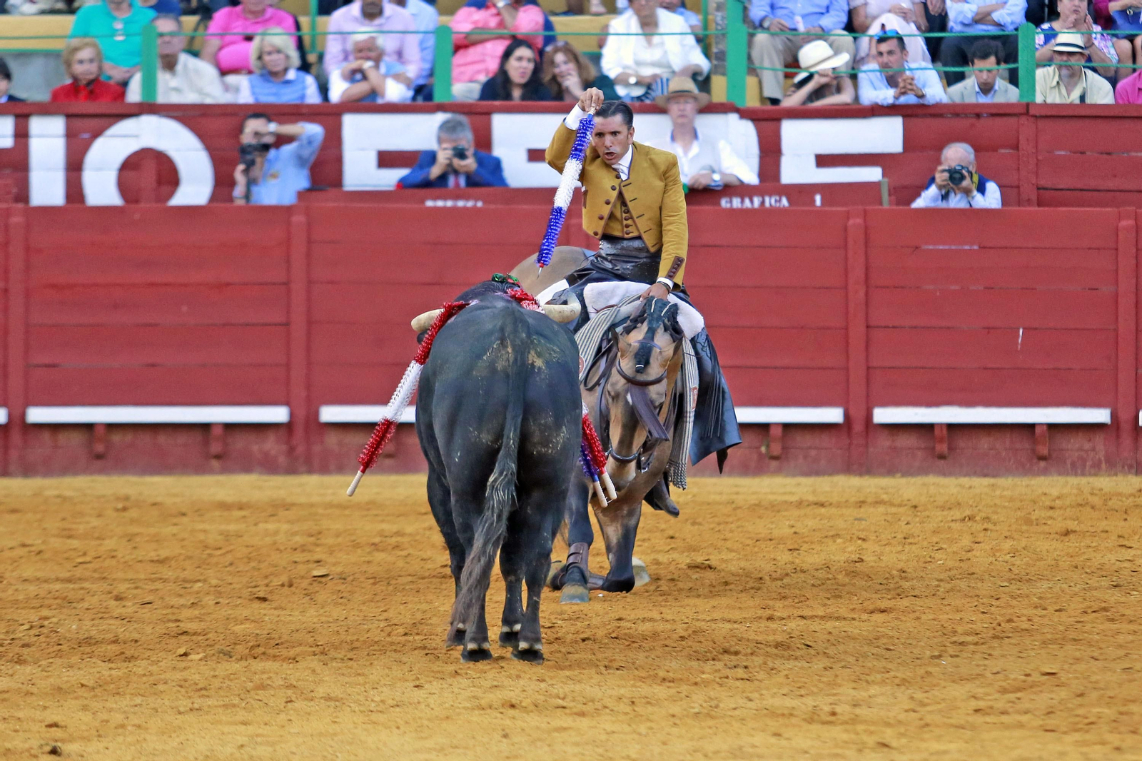 Corrida de Rejones en la plaza de Toros de Jerez