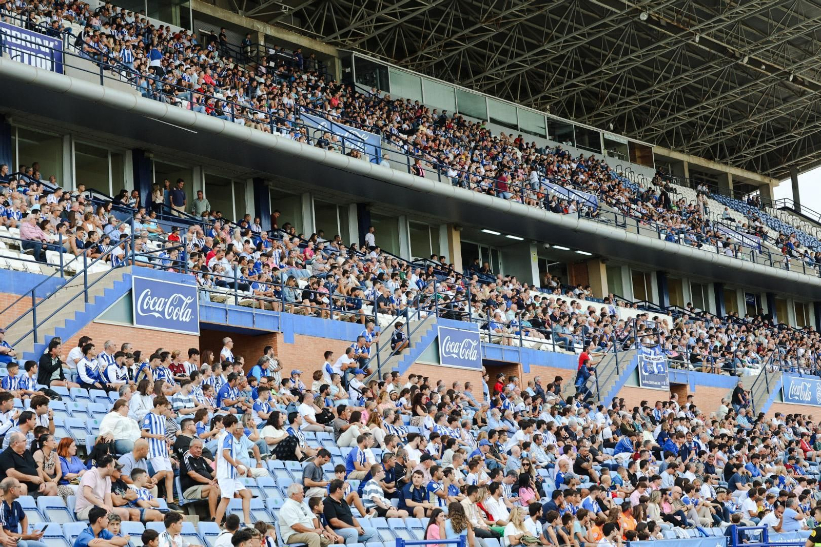 Búscate en las gradas del Nuevo Colombino en el Recre- Linares