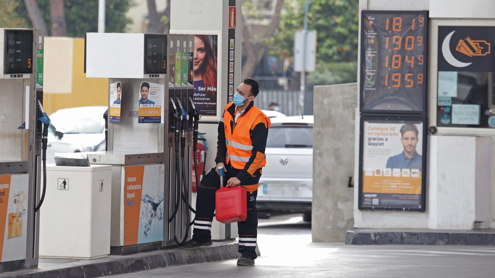 Fotos de colas en las gasolineras del Campo de Gibraltar