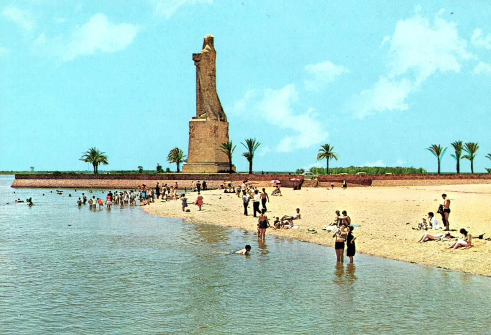 Plano en el que el Ayuntamiento solicita una zona para parque que tendría como frente una playa.