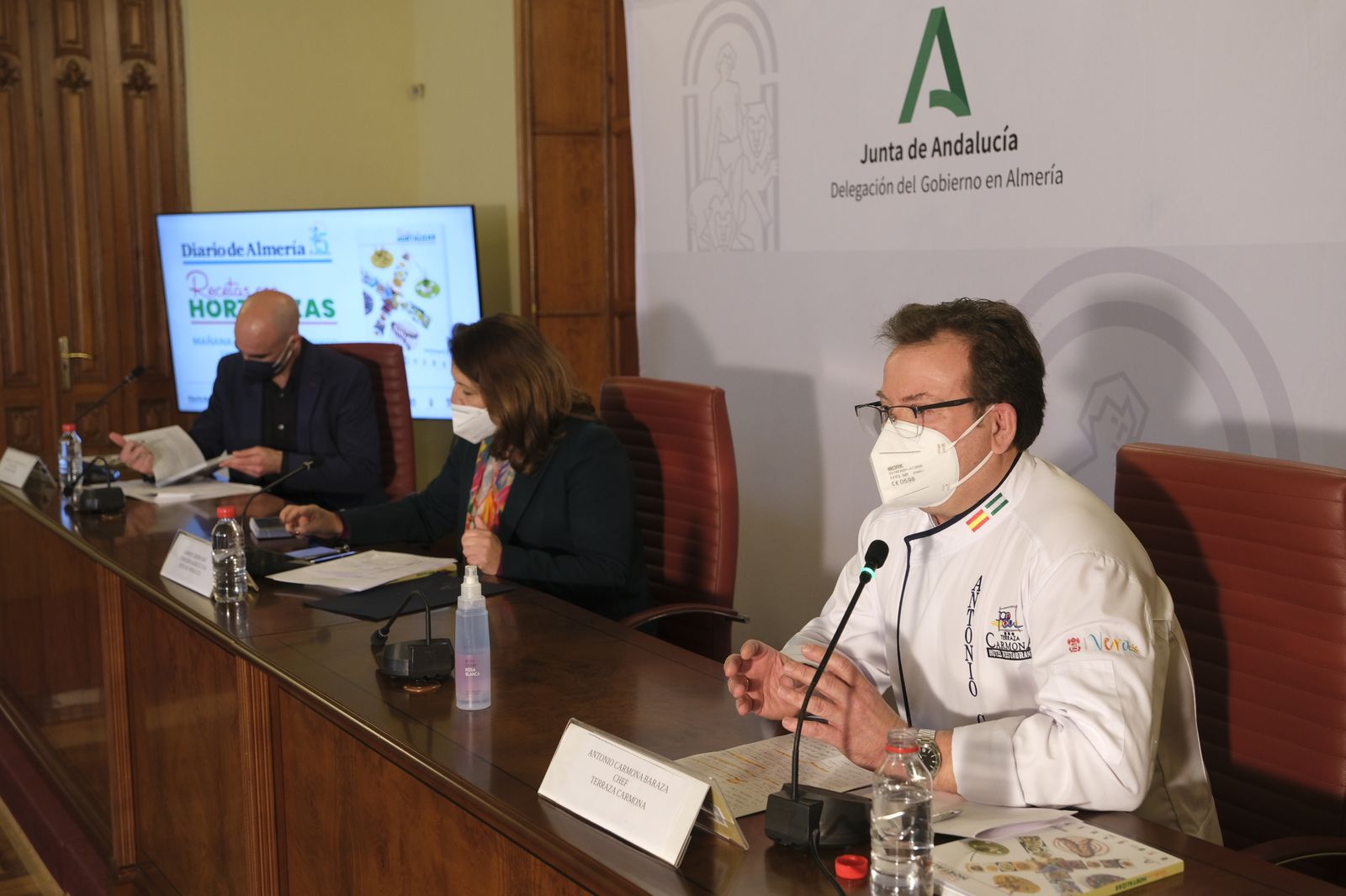 Fotogalería presentación libro 'Recetas con Hortalizas'. Diario de Almería