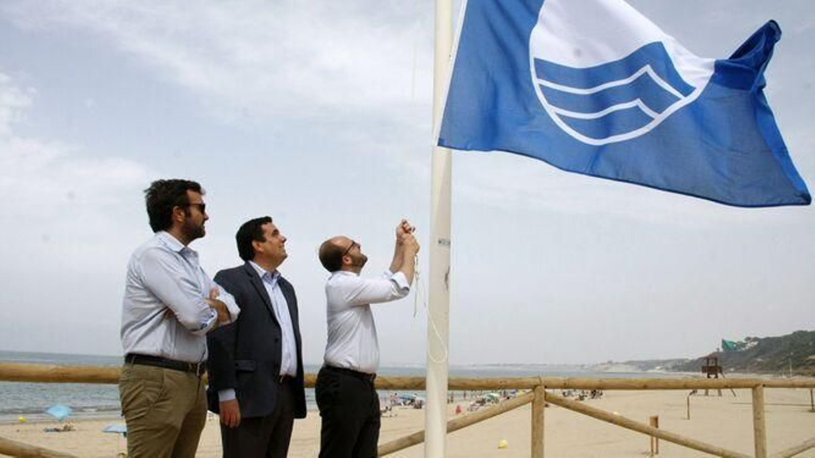 Una imagen de la izada de banderas del pasado 2019.