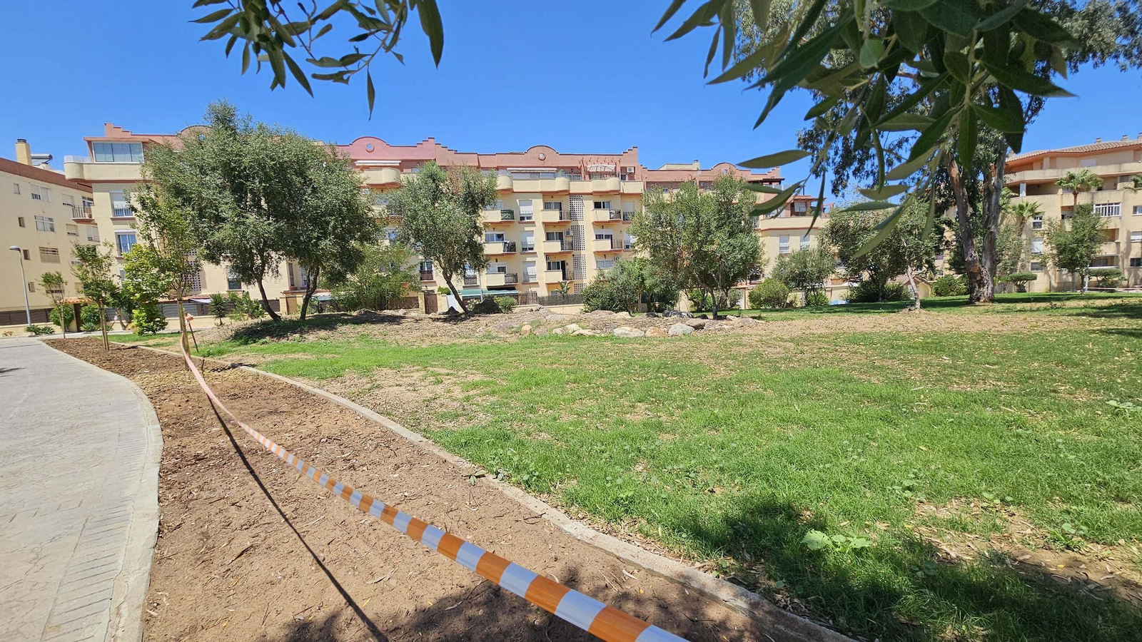 Fotos de los nuevos 12.000 metros cuadrados de zonas verdes de la Ermita, en Algeciras Fotos de los nuevos 12.000 metros cuadrados de zonas verdes de la Ermita, en Algeciras