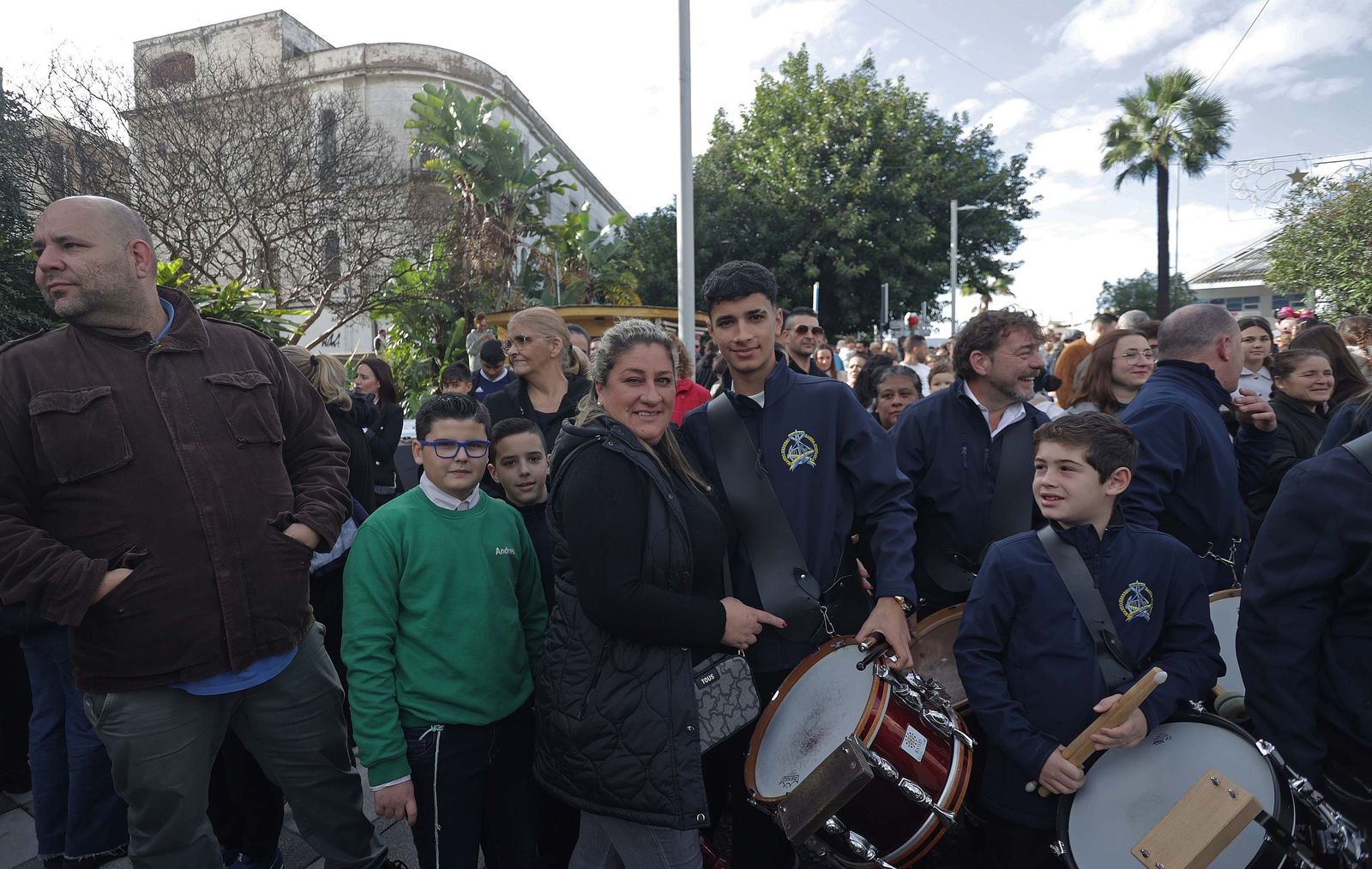 Búscate en el multitudinario arrastre de latas 2026 en Algeciras