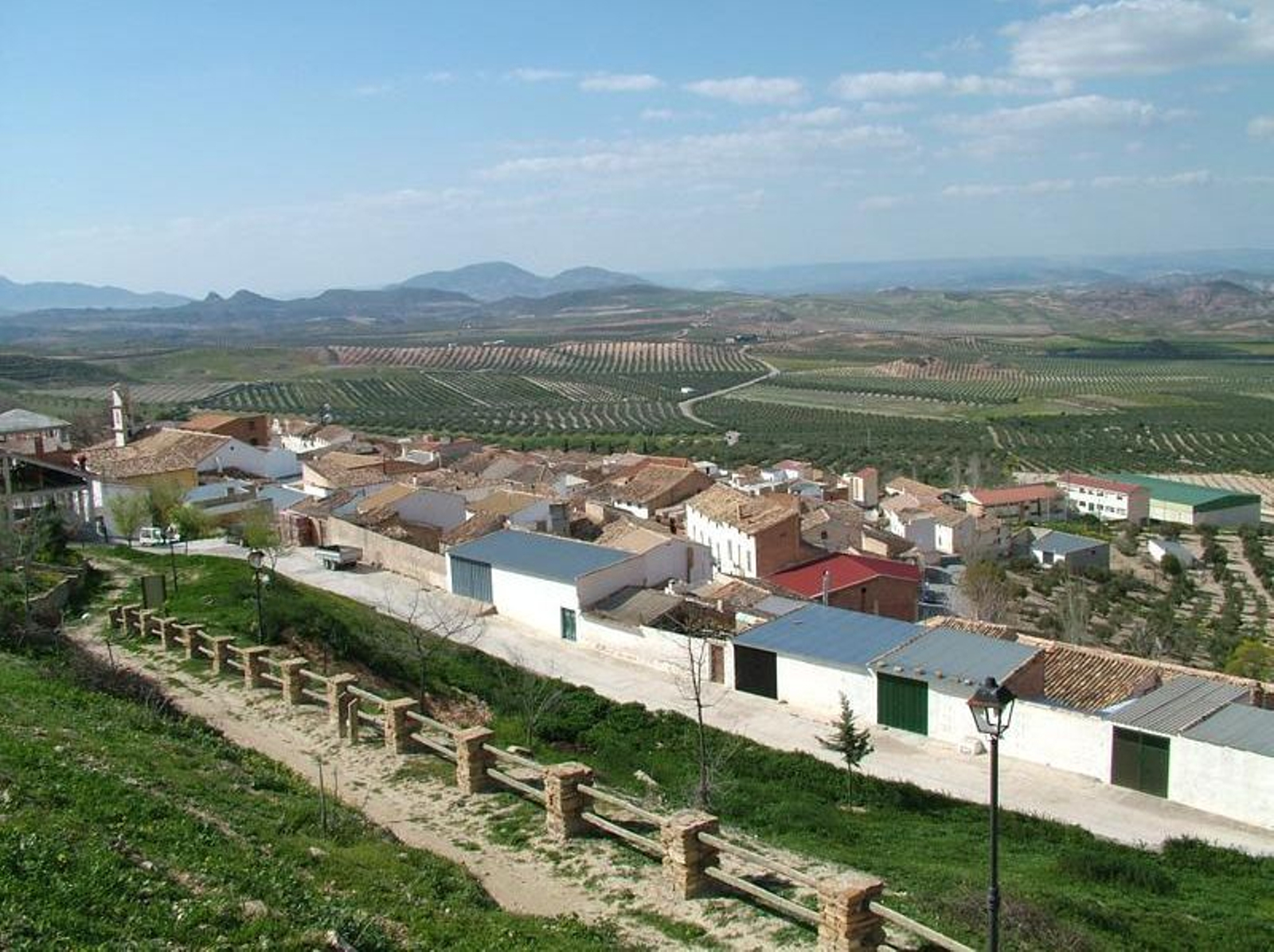 El semidesierto de Larva es un lugar propicio para vivir dada su proximidad con las ciudades de Úbeda y Baeza.