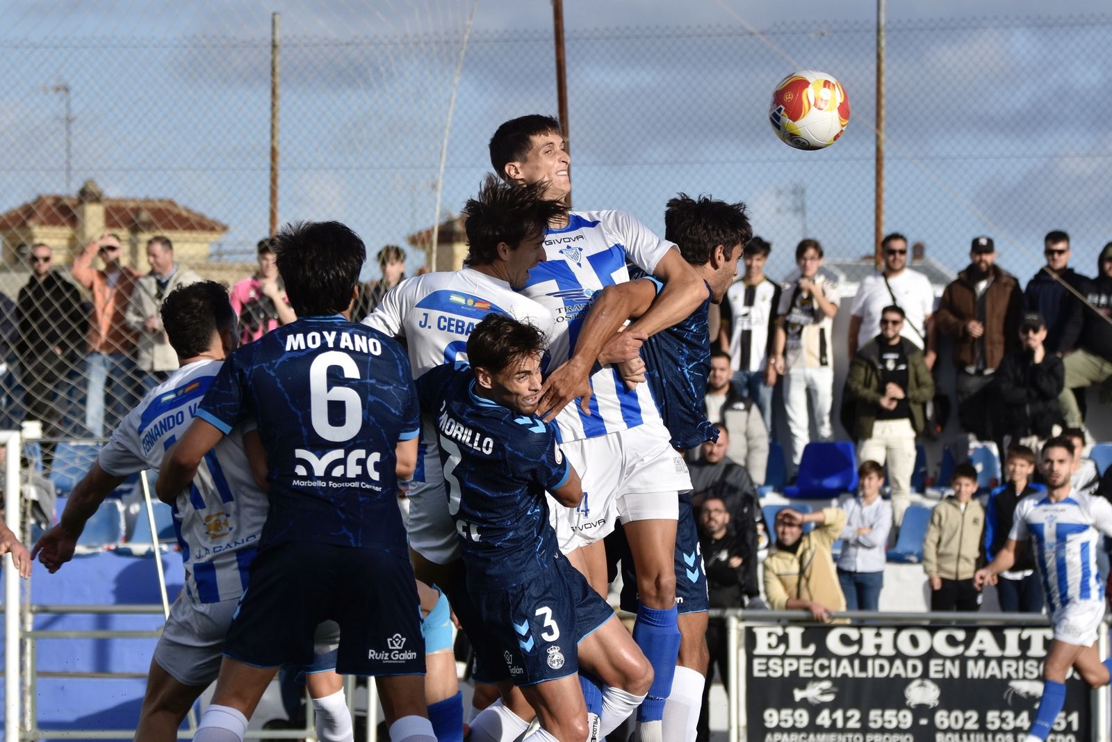 Las fotos del Bollullos CF - Real Balompédica Linense de Tercera Federación (0-0)