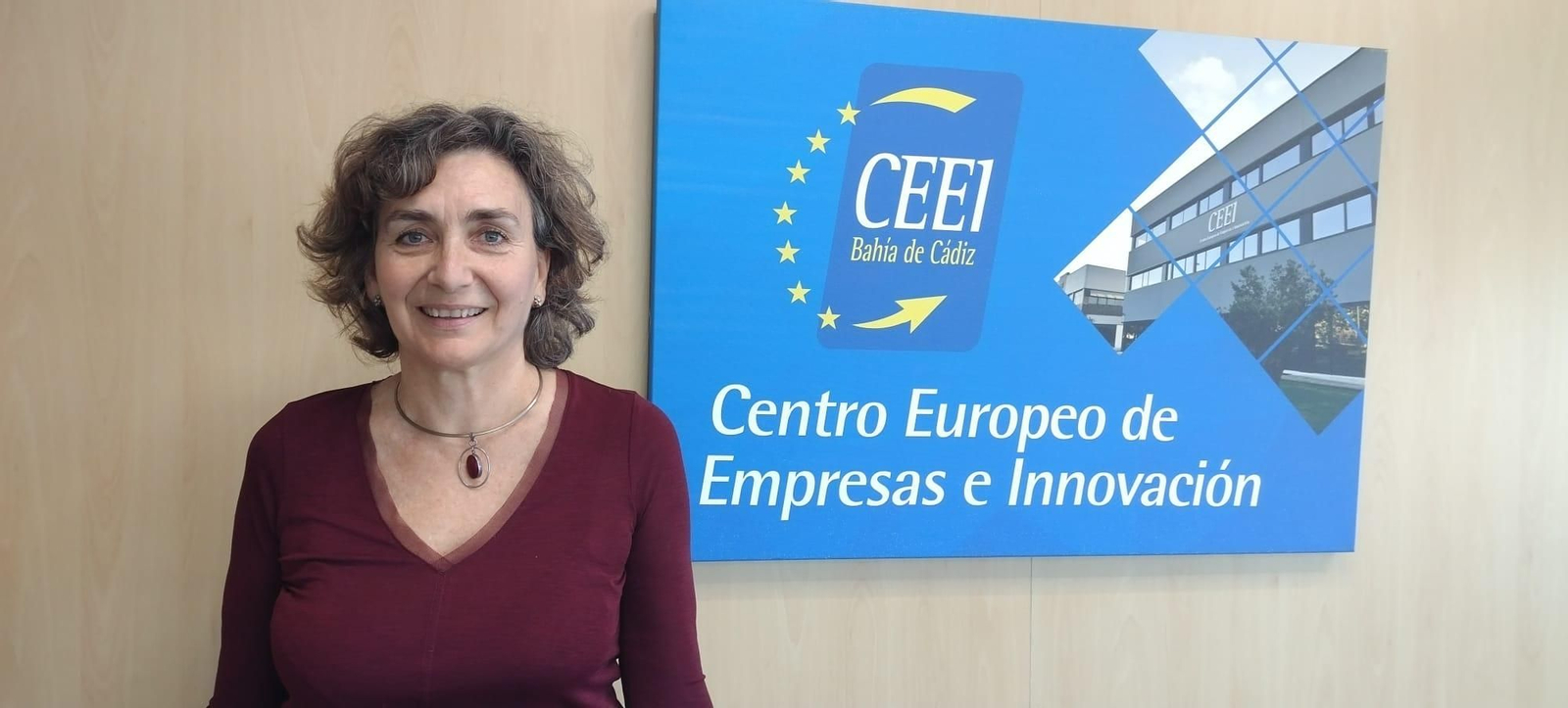 La presidenta del CEEI Bahía de Cádiz, Carmen Romero, en las instalaciones de la entidad en El Puerto.