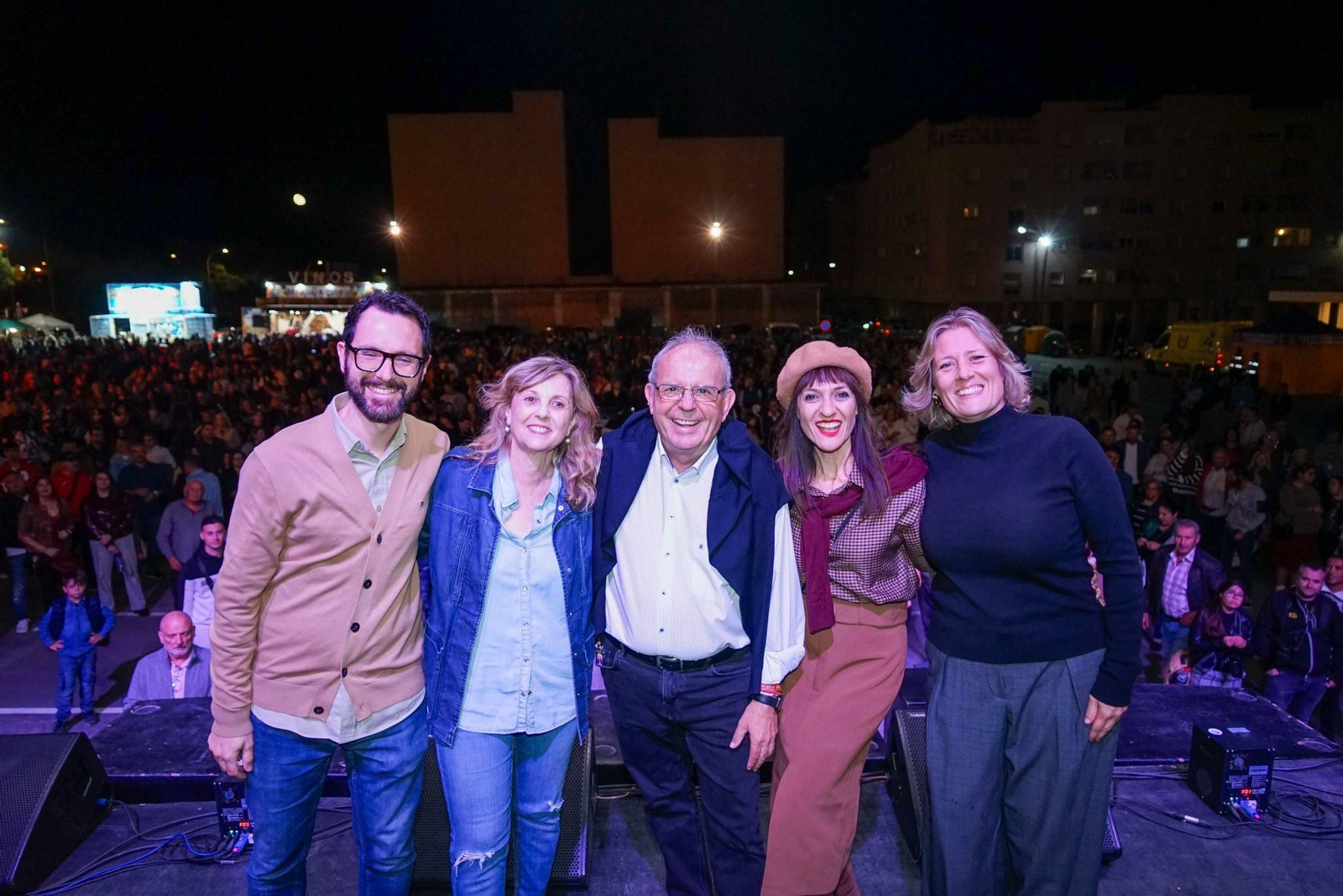 Miles de vecinos se reunieron para celebrar el otoño con la tradicional Gran Castañada de Vícar