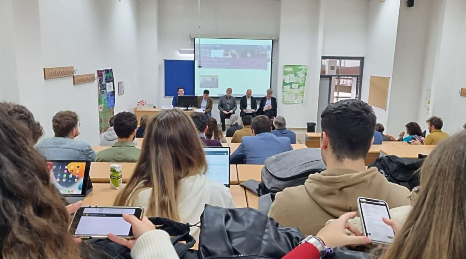 Presentación del Centro de Documentación de Movimientos Sociales y Sindicales en el Campus de Jerez.