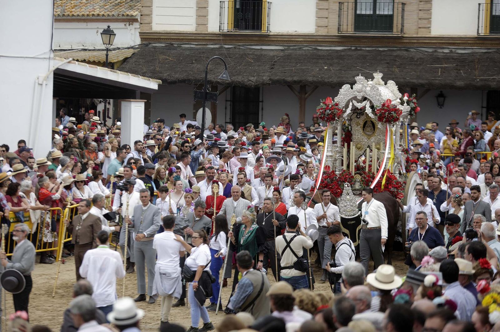 El Rocío 2023: Imágenes de ambiente y presentaciones de las Hermandades