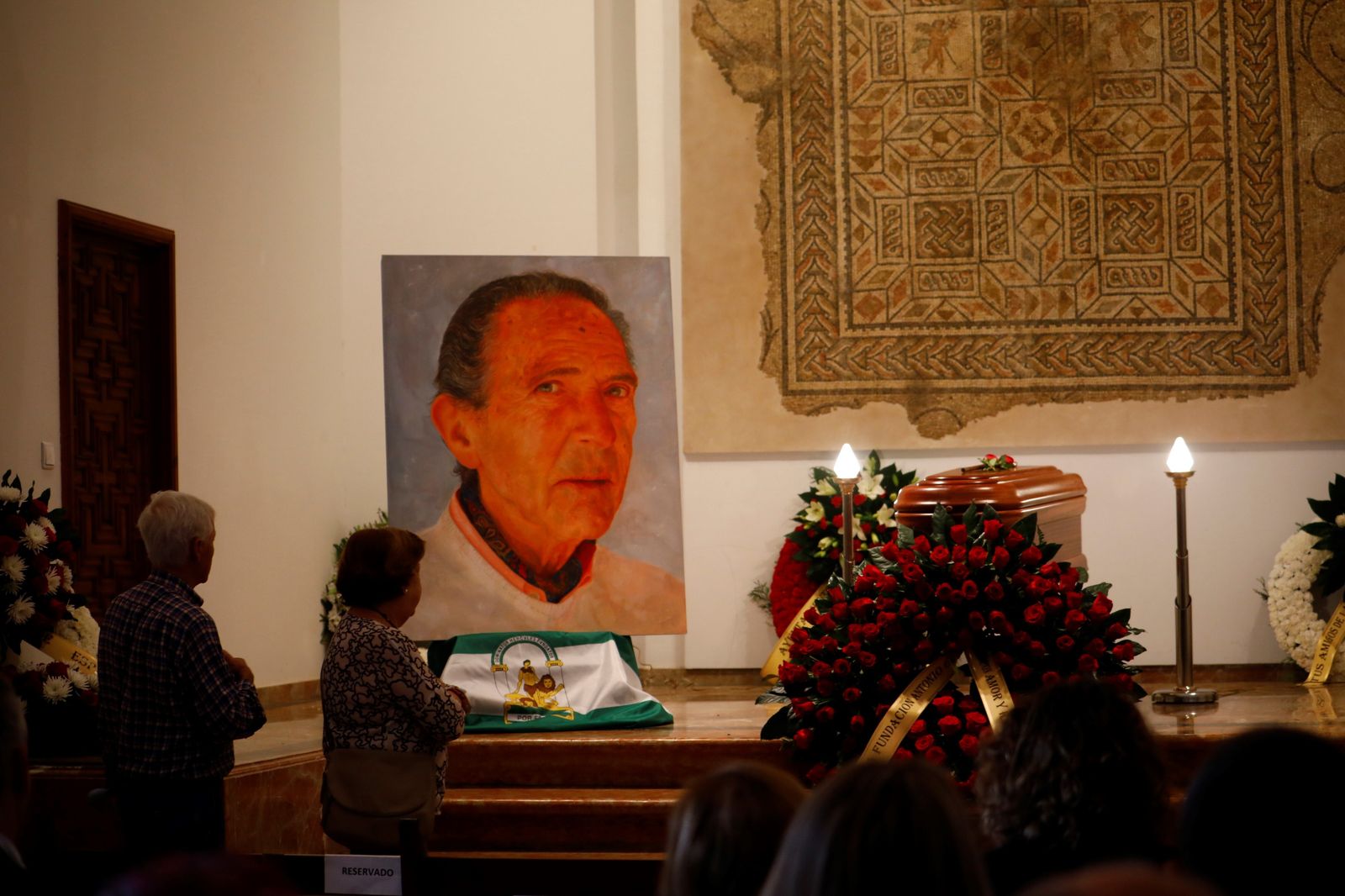 La capilla ardiente de Antonio Gala en su fundación en Córdoba, en imágenes