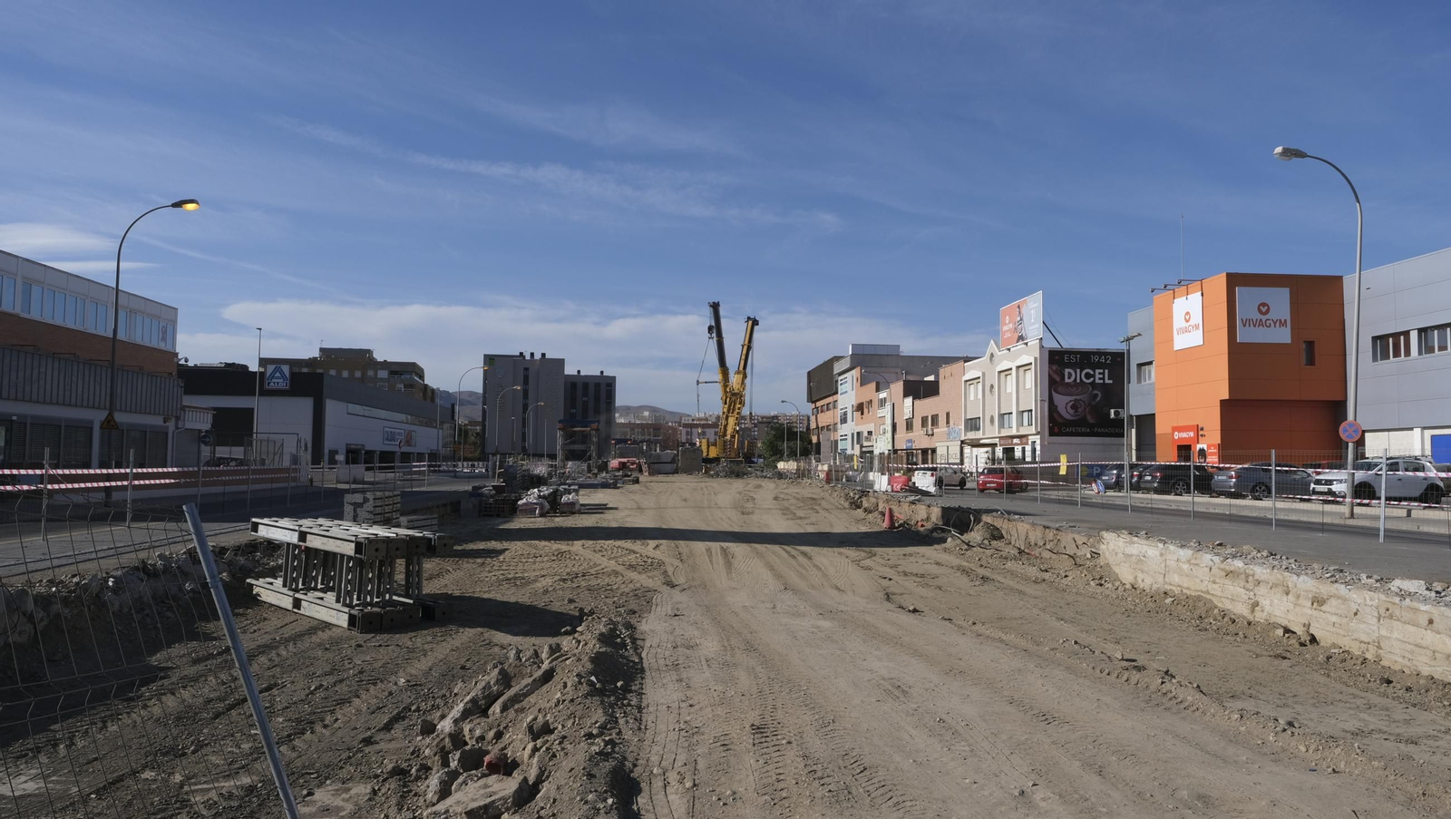 El Puente de la Avenida del Mediterráneo ya es historia, en imágenes