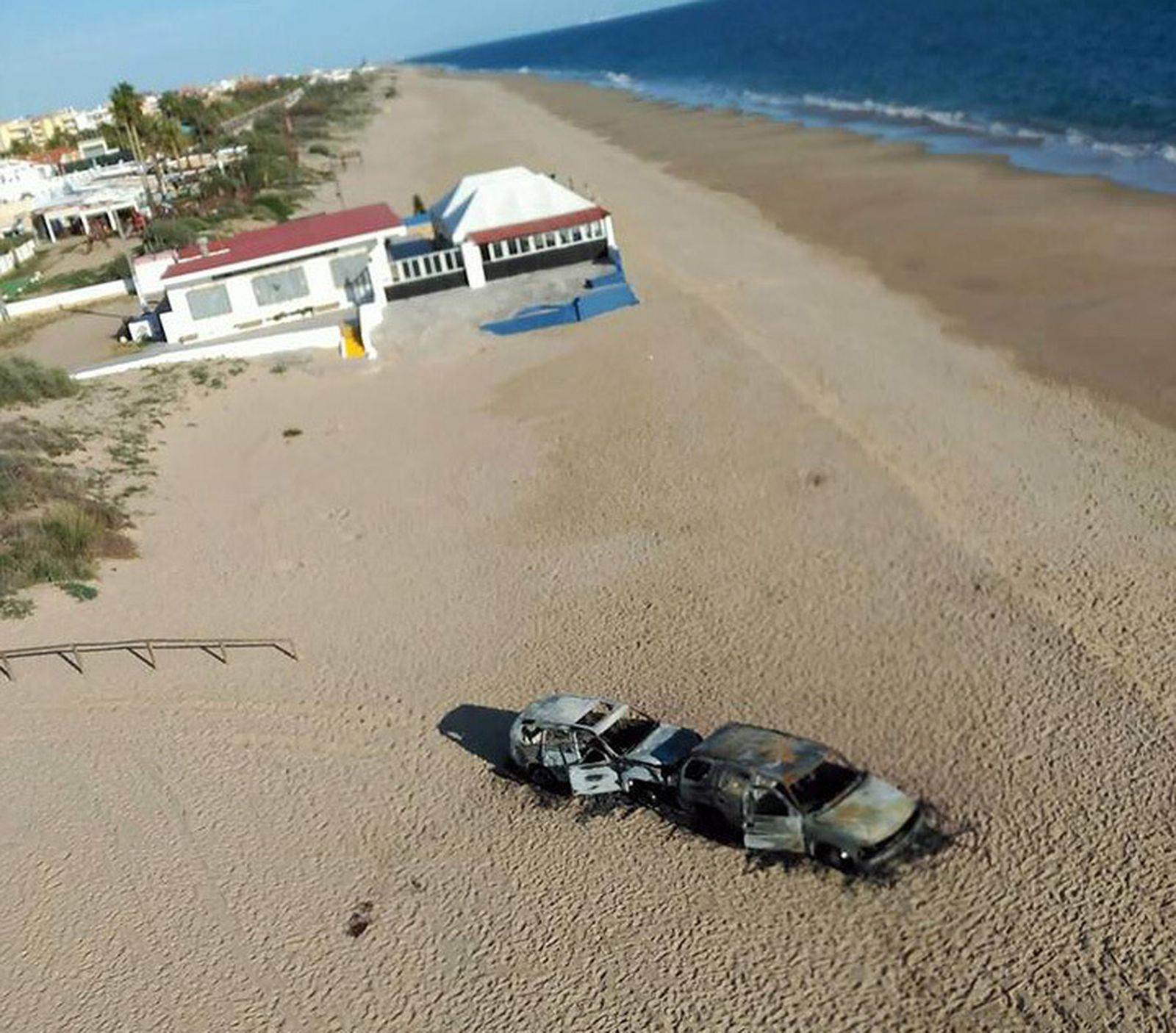 Imagen de los dos todoterreno desde una aeronave.