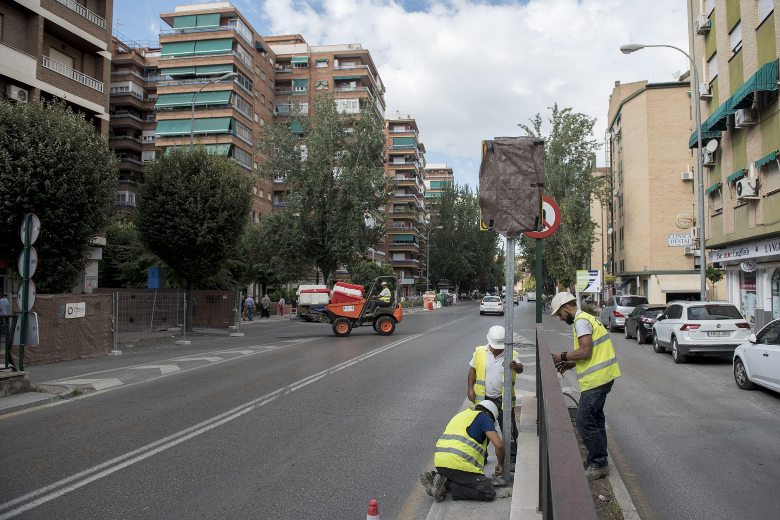 Obras en la Carretera de Málaga, en el barrio de La Chana