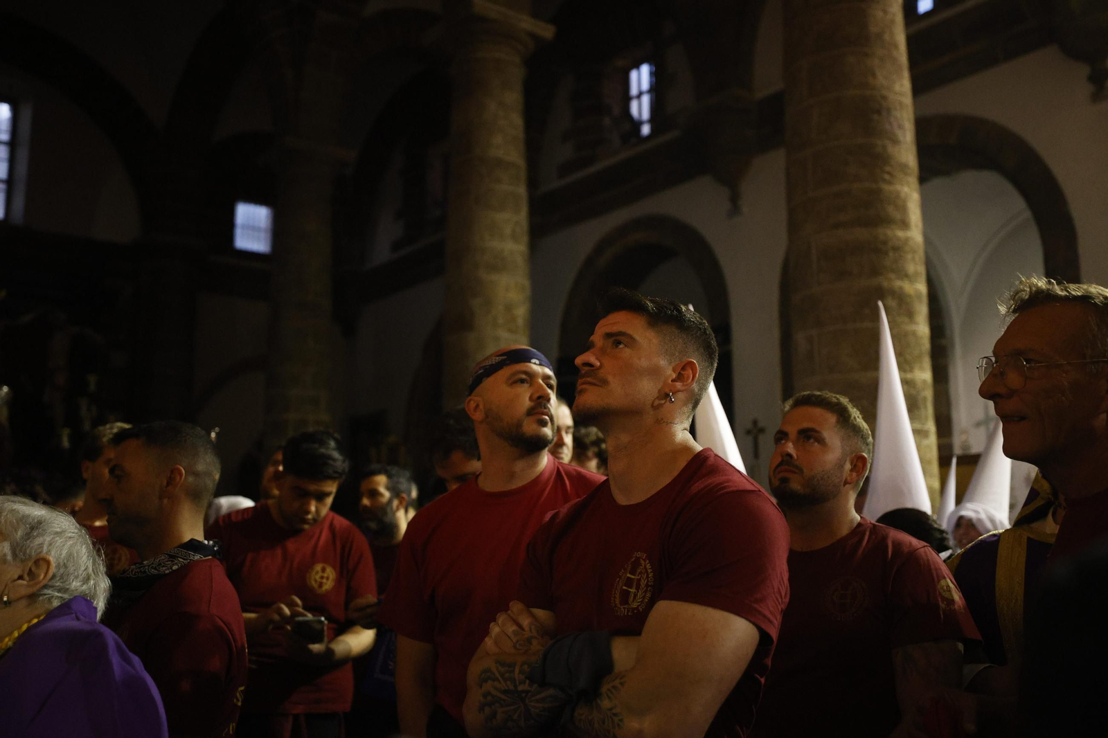 Imágenes de la salida de Medinaceli en la Semana Santa de Cádiz 2025