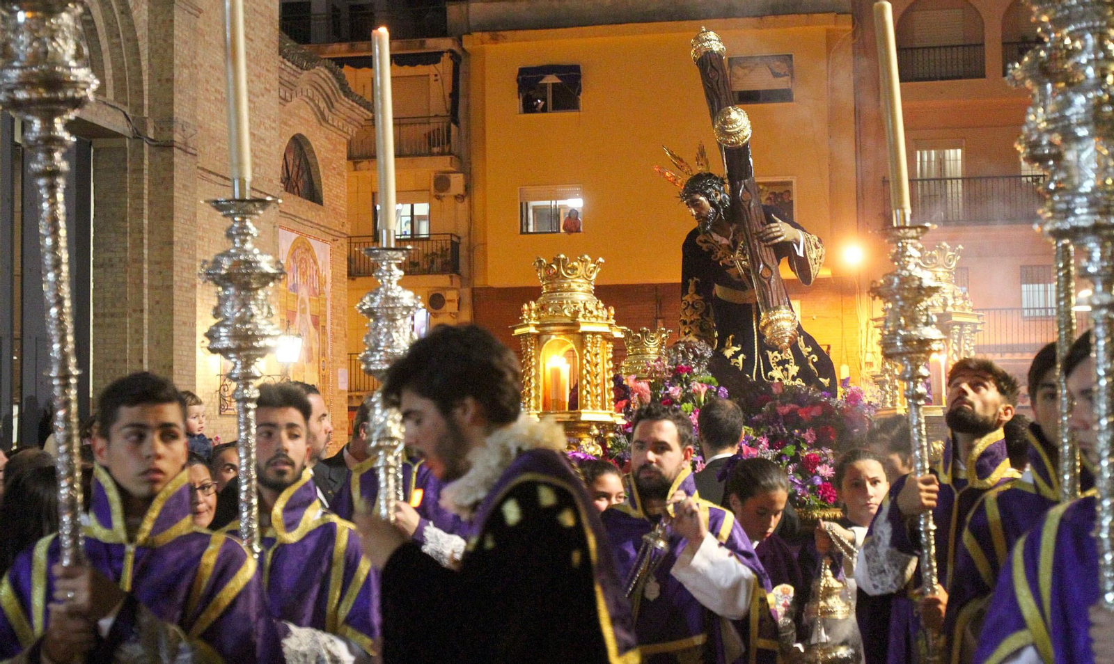 Vía Crucis parroquial en el Sagrado Corazón de Jesús, presidido por nuestro padre Jesús de las penas en sus Tres Caídas
