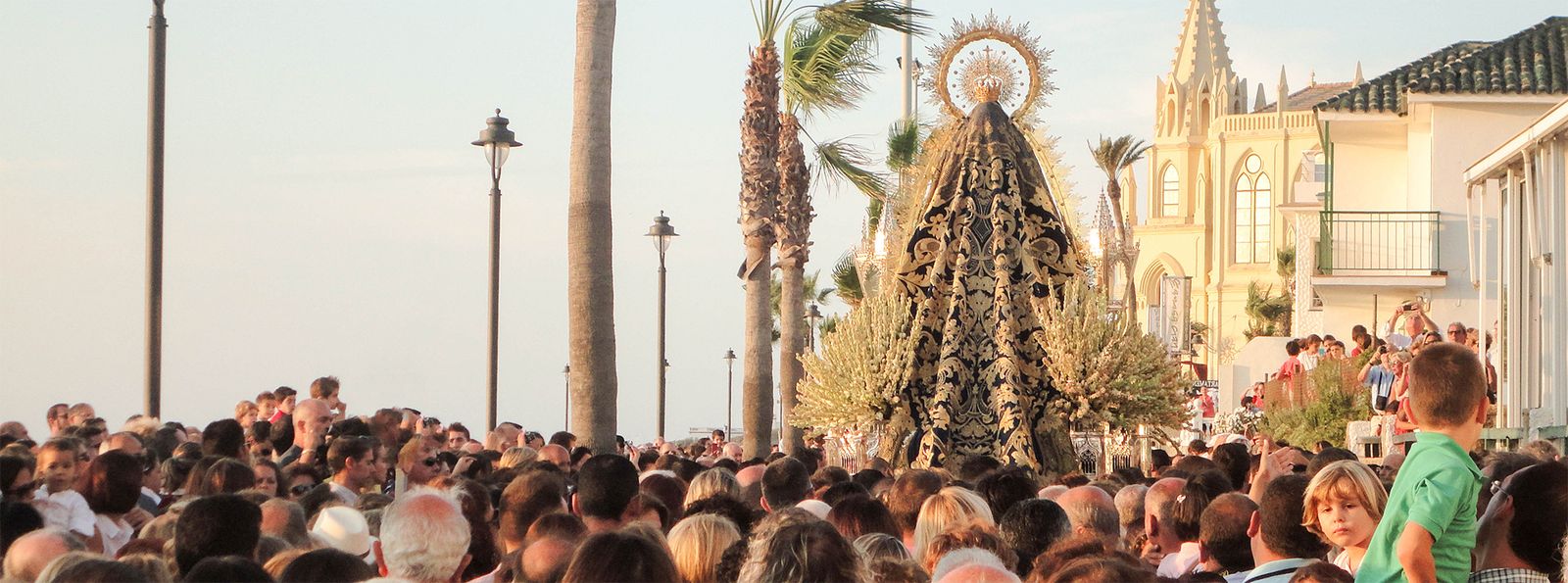 La Vírgen de Regla por las calles de Chipiona.
