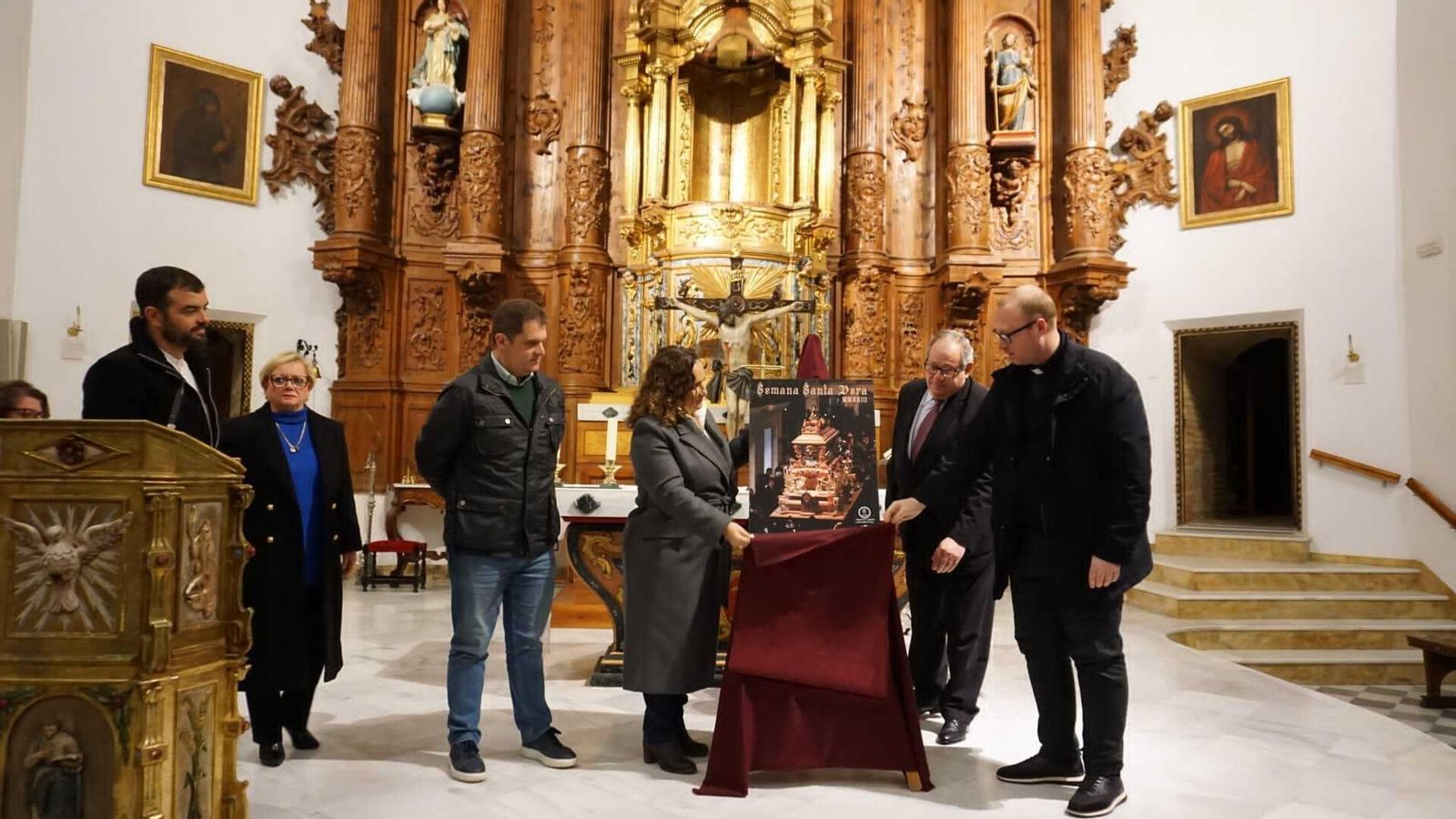 El artista Miguel Gómez Becerro fue el encargado de ilustrar la Pascua veratense en 2023.