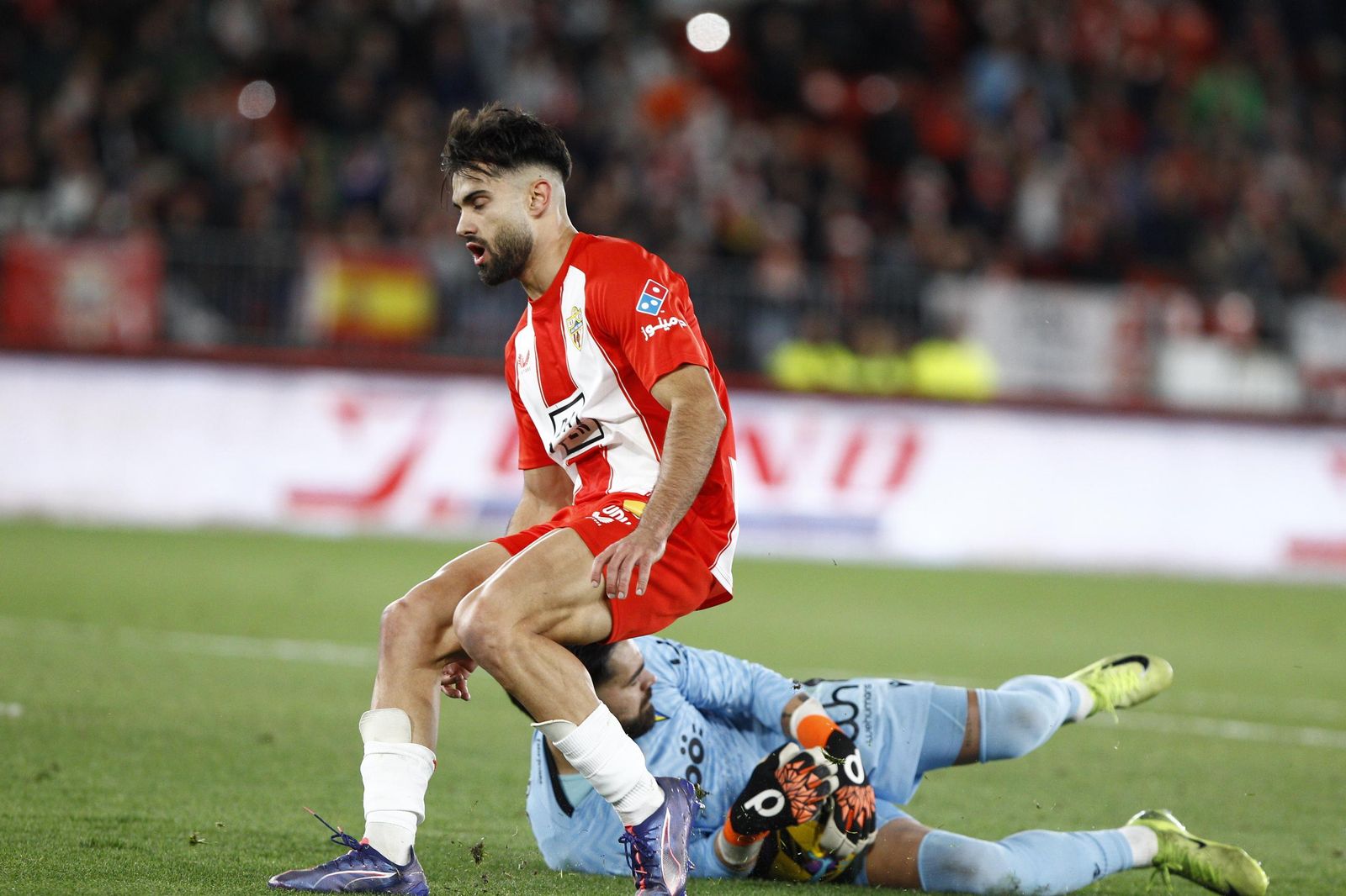 La U.D. Almería empata a uno contra el Cádiz y es campeón de invierno, en imágenes