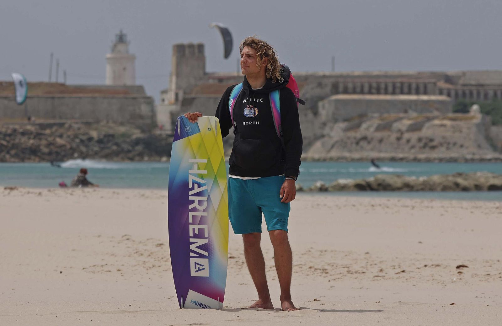 Fotos de Lorenzo Casati y Valentin Hoenderop, participantes del Red Bull King of the Air Tarifa 2025