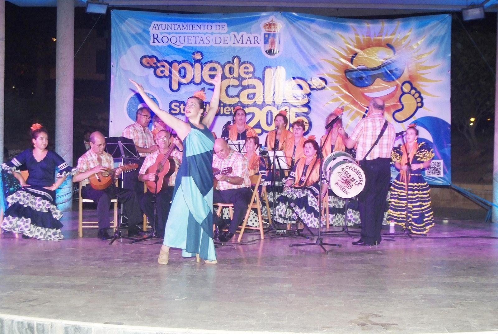 Coro Rociero 'Aires de la Algaida' que también actúa esta noche en el Anfiteatro de Roquetas.