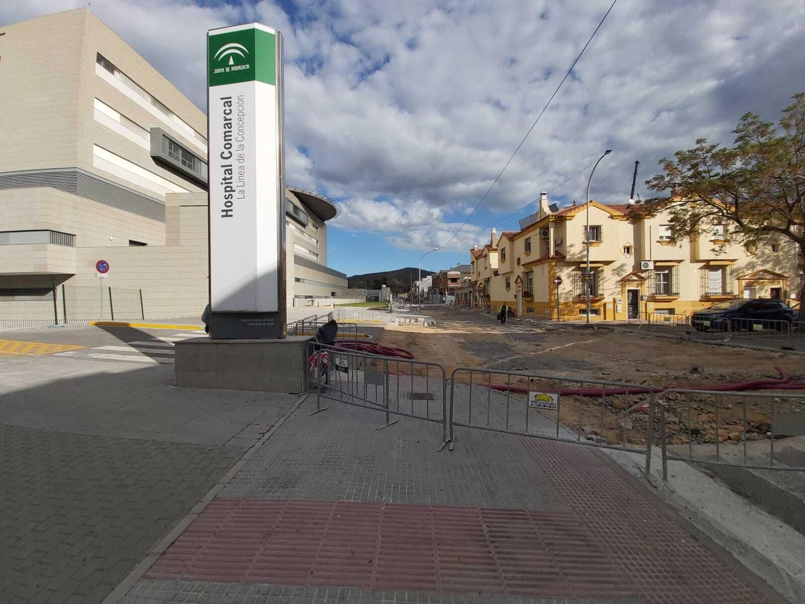 Obras en el entorno del Hospital de La Línea.