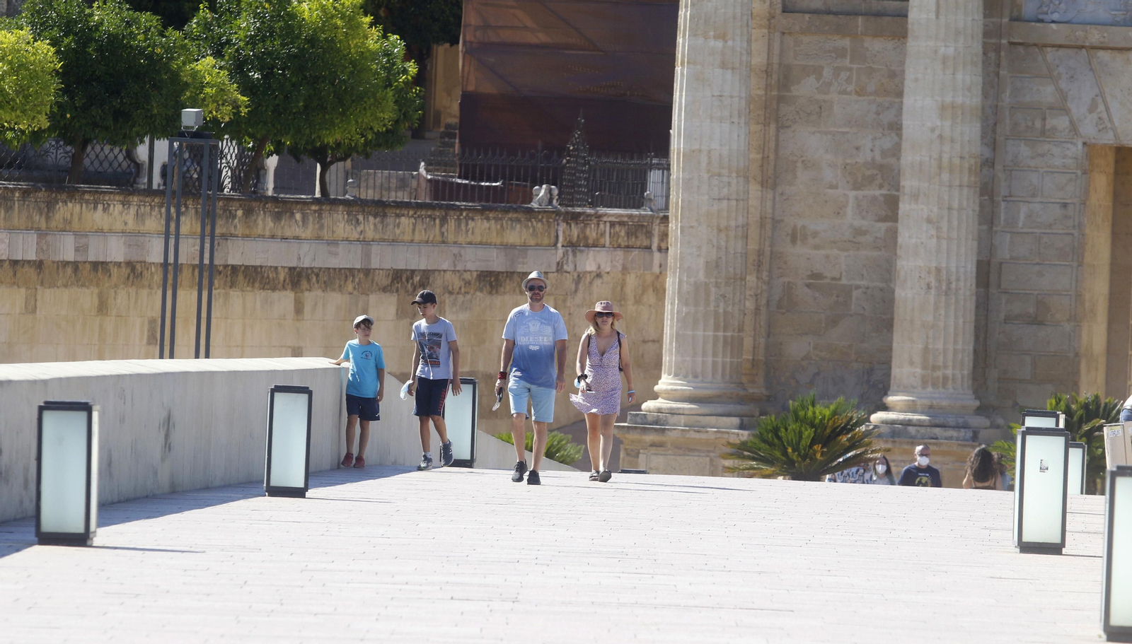 Fotografías de un lunes desafiando el calor en Córdoba