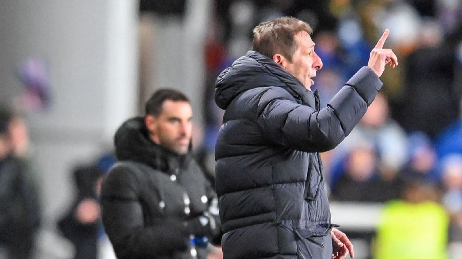 Ramis da órdenes durante un partido del Burgos.