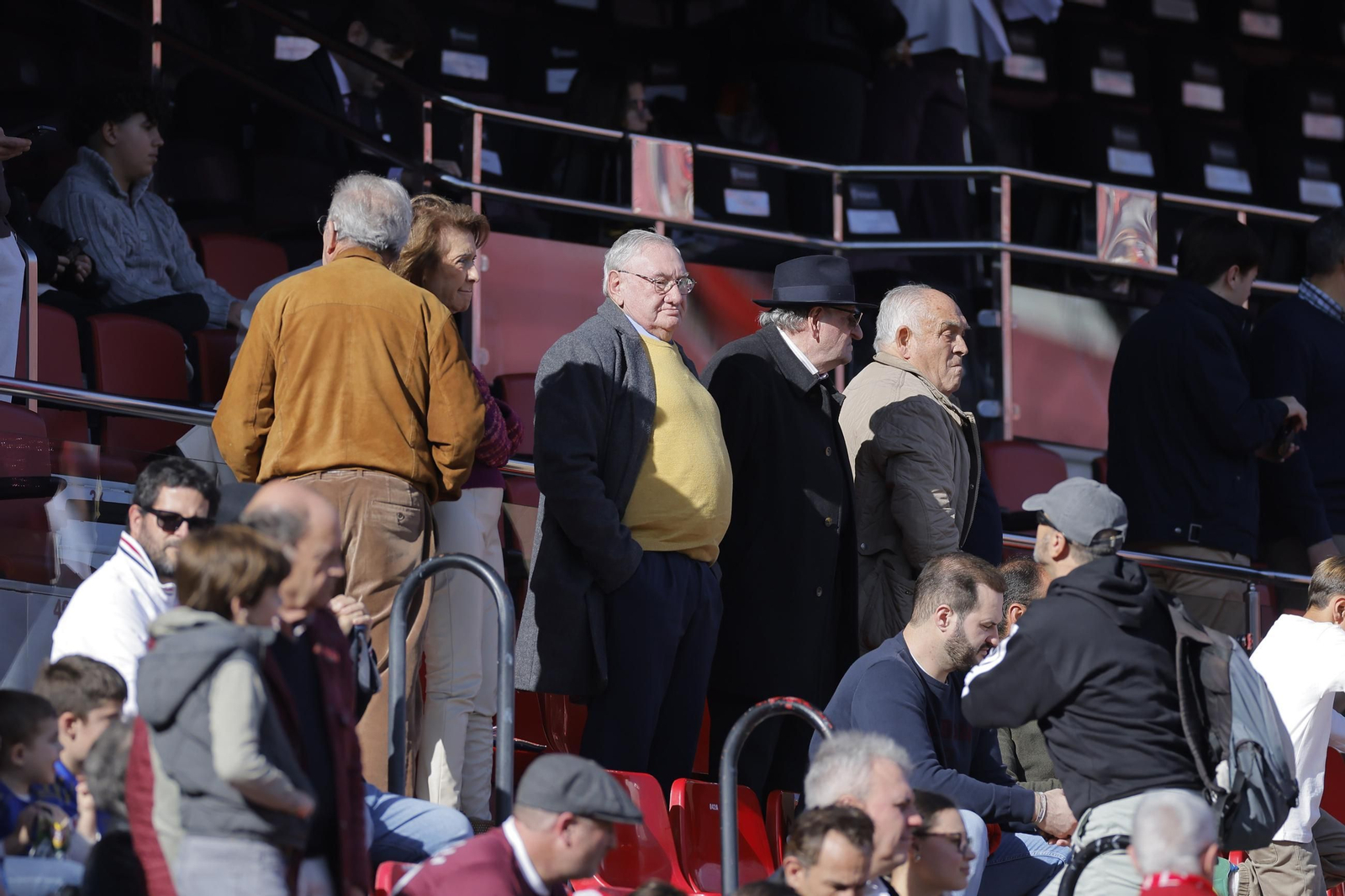 Búscate en las fotos del Sevilla - Oviedo