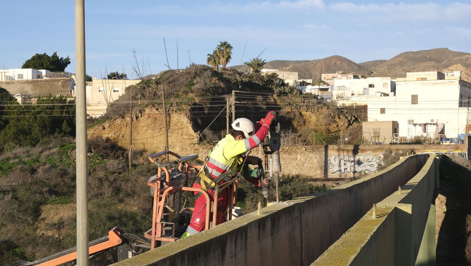 El acueducto de Huércal de Almería ya es historia, en fotos