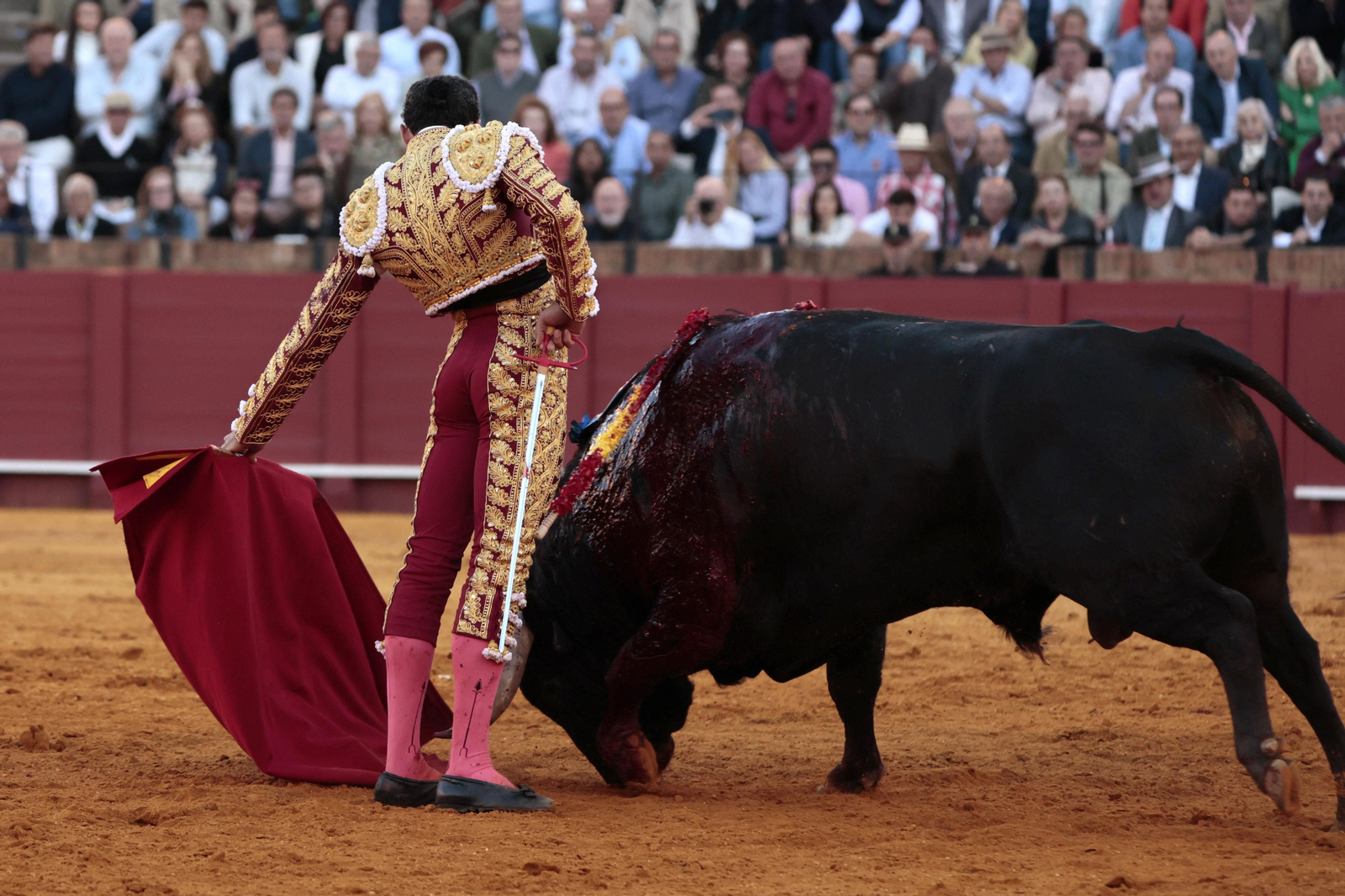 Las imágenes de la tercera del abono de los toros en la Maestranza  de Sevilla