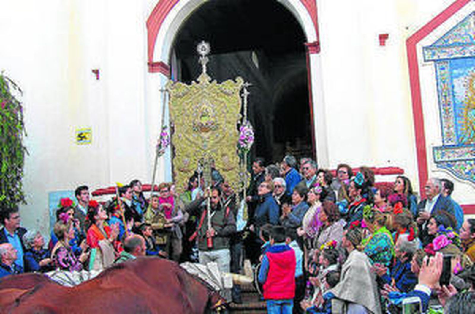 Salida del simpecado de Mairena del Aljarafe.