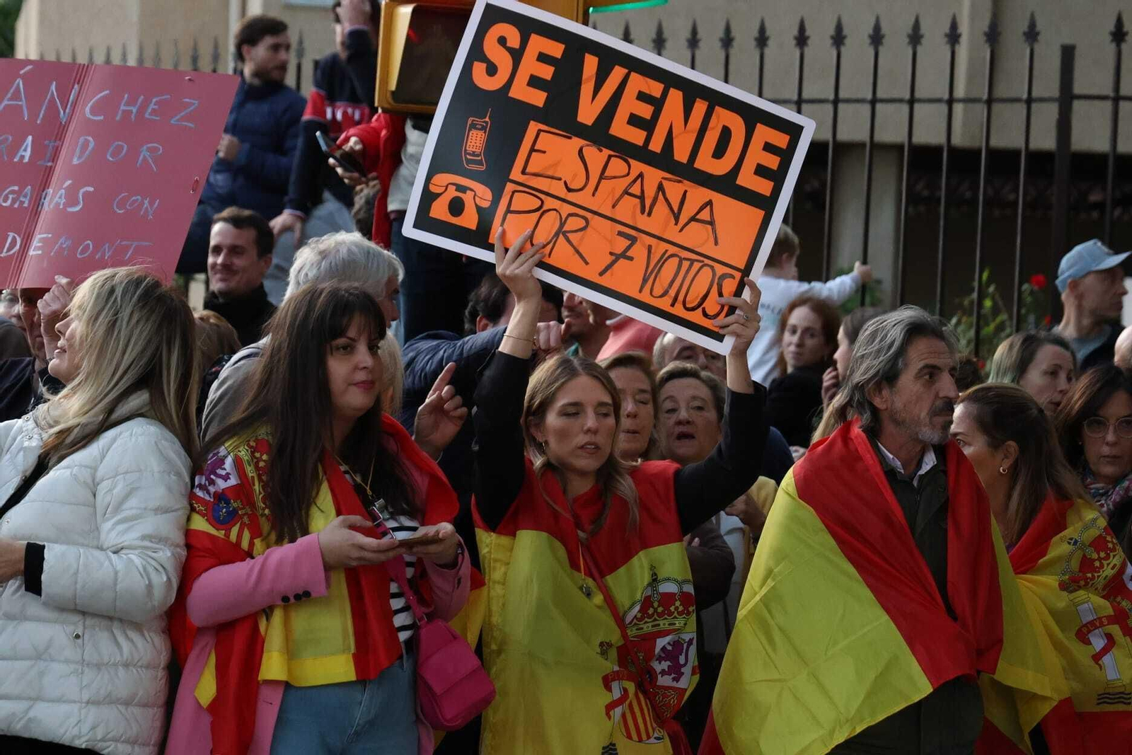 Las fotos de la protesta en Málaga contra Pedro Sánchez y la amnistía Las fotos de la protesta en Málaga contra Pedro Sánchez y la amnistía