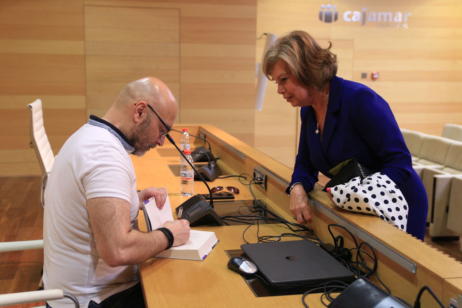 Diario de los Libros, con Fernando J. Múñez y su novela 'Antes se secará al tierra'