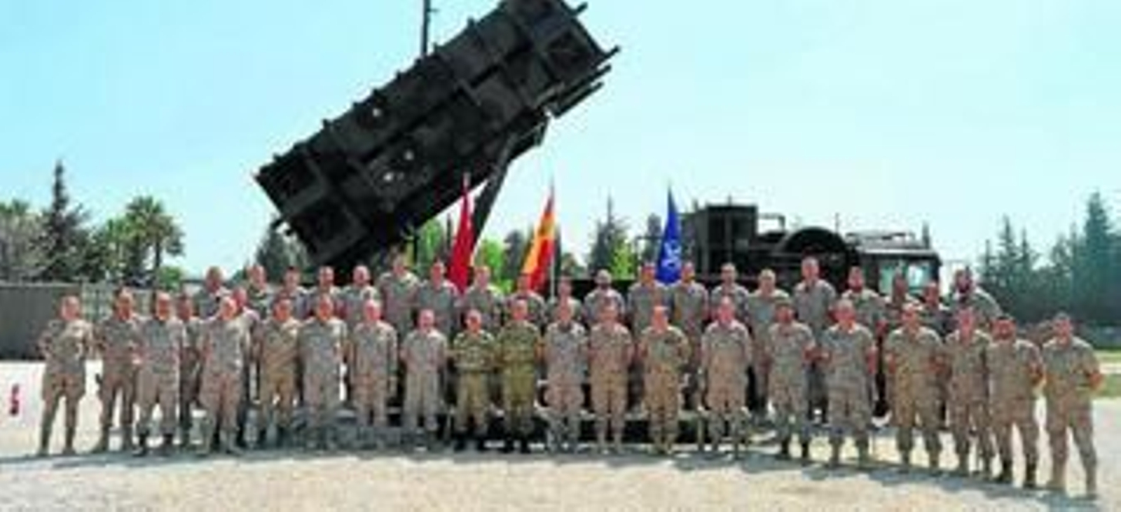 En la foto, miembros del grupo de artillería desplegado en Adana, Turquía.