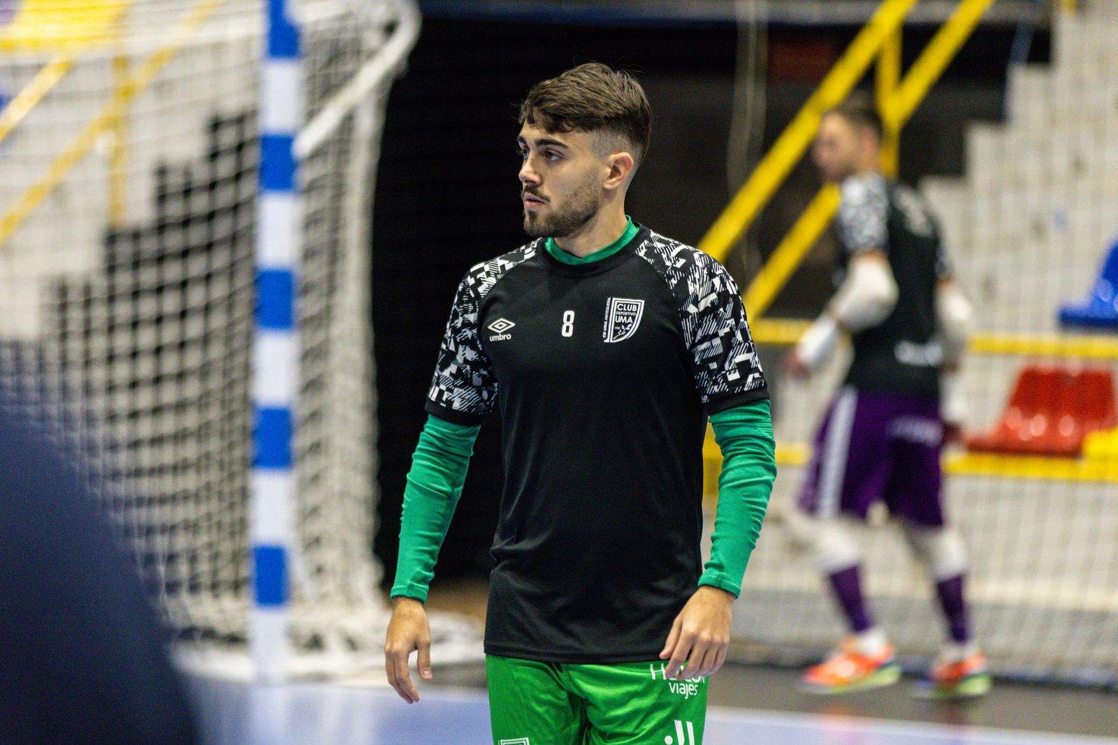 Davilillo, concentrado durante el calentamiento.