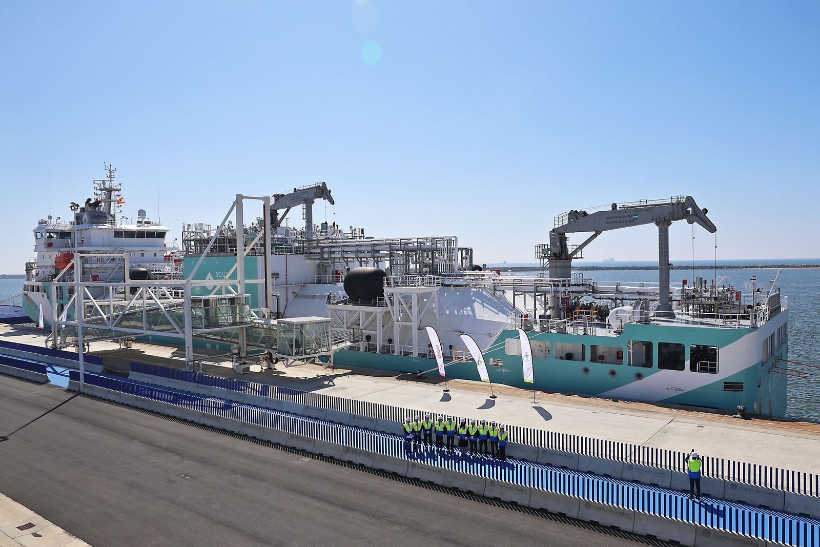 Las fotografías de la presentación del barco de bunkering de GNL y BioGNL 'Alisios LNG', de la filial de Enagás