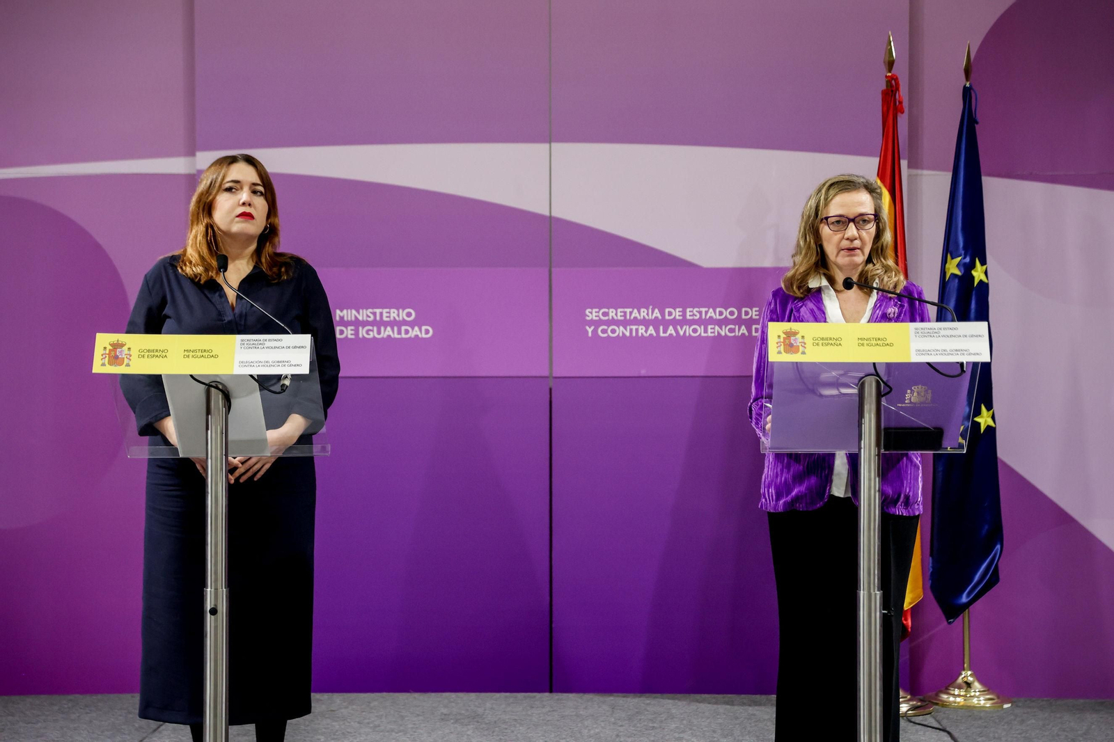 La secretaria de Estado de Igualdad y contra la Violencia de Género, Ángela Rodríguez Pam (izq.), y la delegada del Gobierno contra la Violencia de Género, Victoria Rosell.