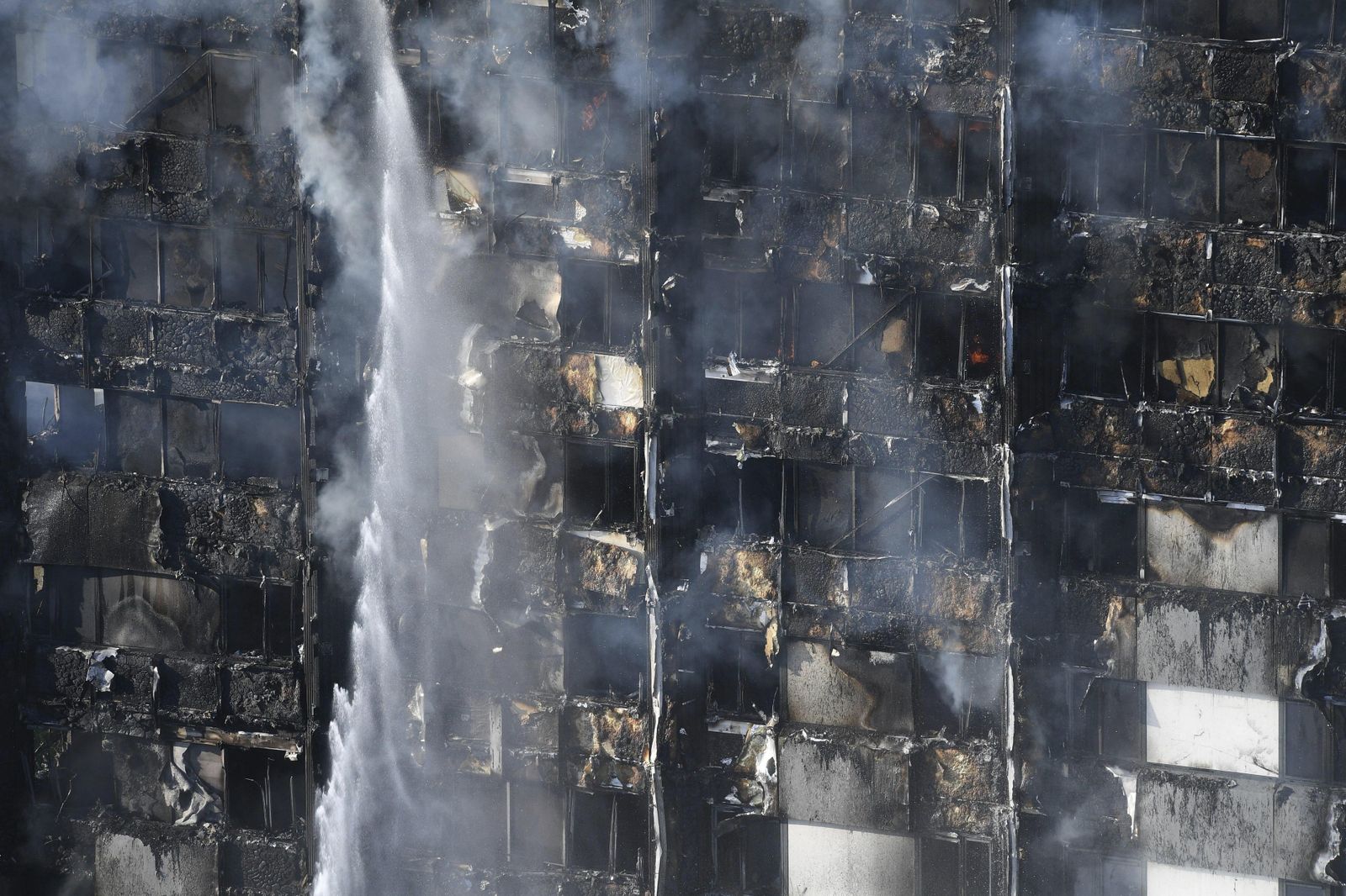 El espectacular incendio de Londres, en imágenes