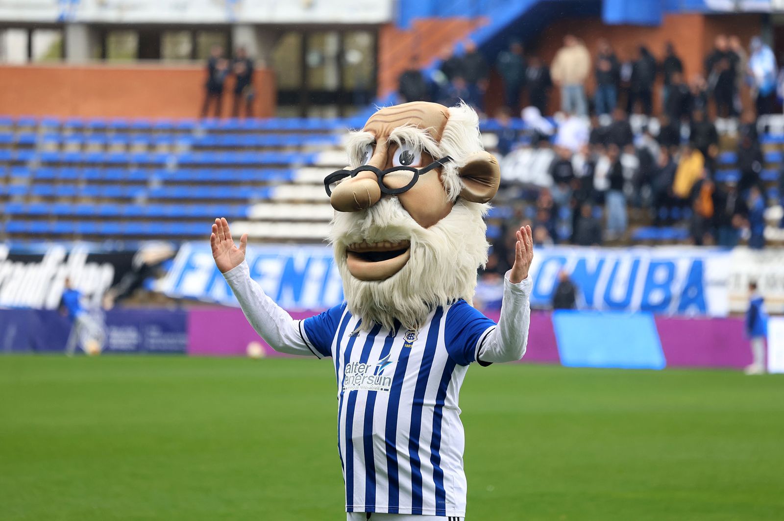 Búscate en las gradas del Nuevo Colombino durante el Recre-Almería B