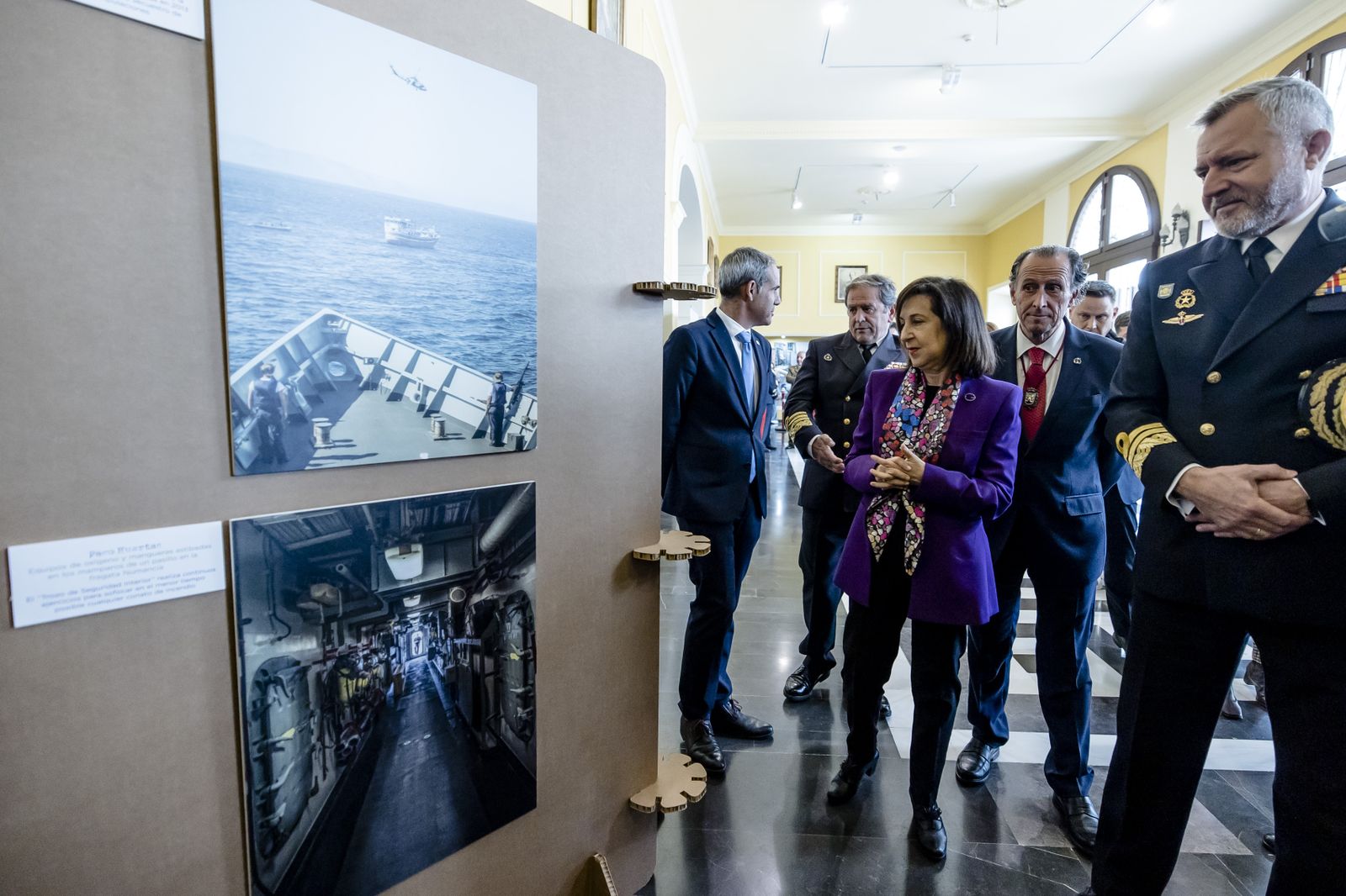 Las imágenes de la visita de la ministra de defensa Margarita Robles a Chiclana con motivo del 212 aniversario de la  Batalla de la Barrosa.