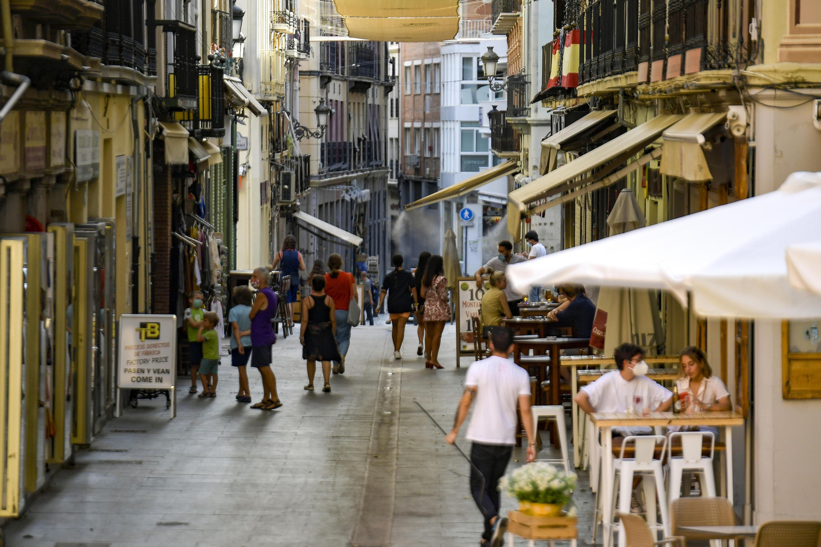 El arranque del verano saca del paro en Granada a 2.012 personas