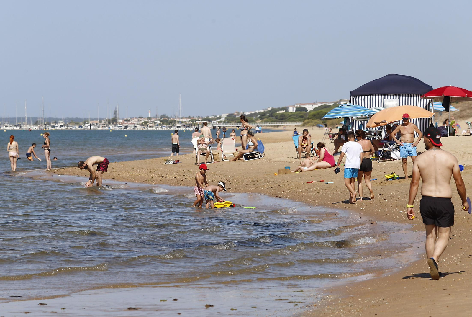 Imágenes de la jornada de playa en el Nuevo Portil