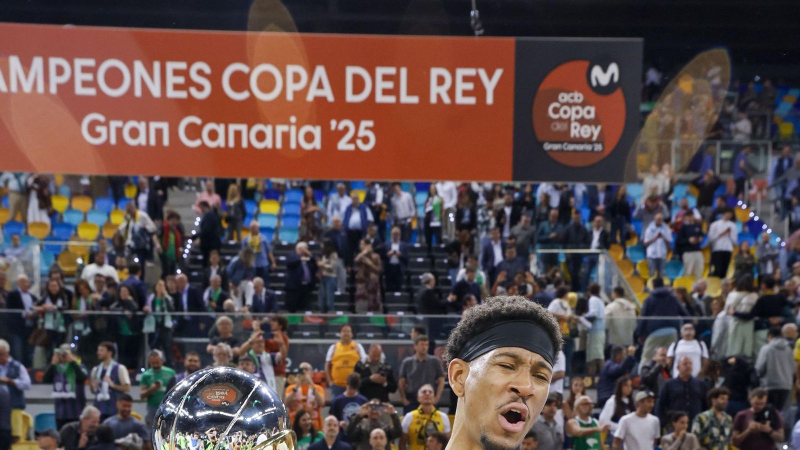 El Unicaja, campeón de Copa: Todas las imágenes del partido, la fiesta y la llegada a Málaga