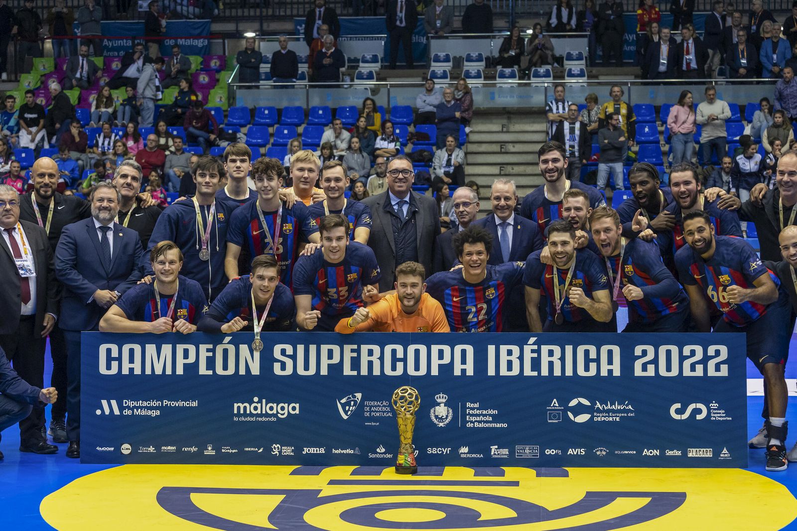 El Barça celebra el título.