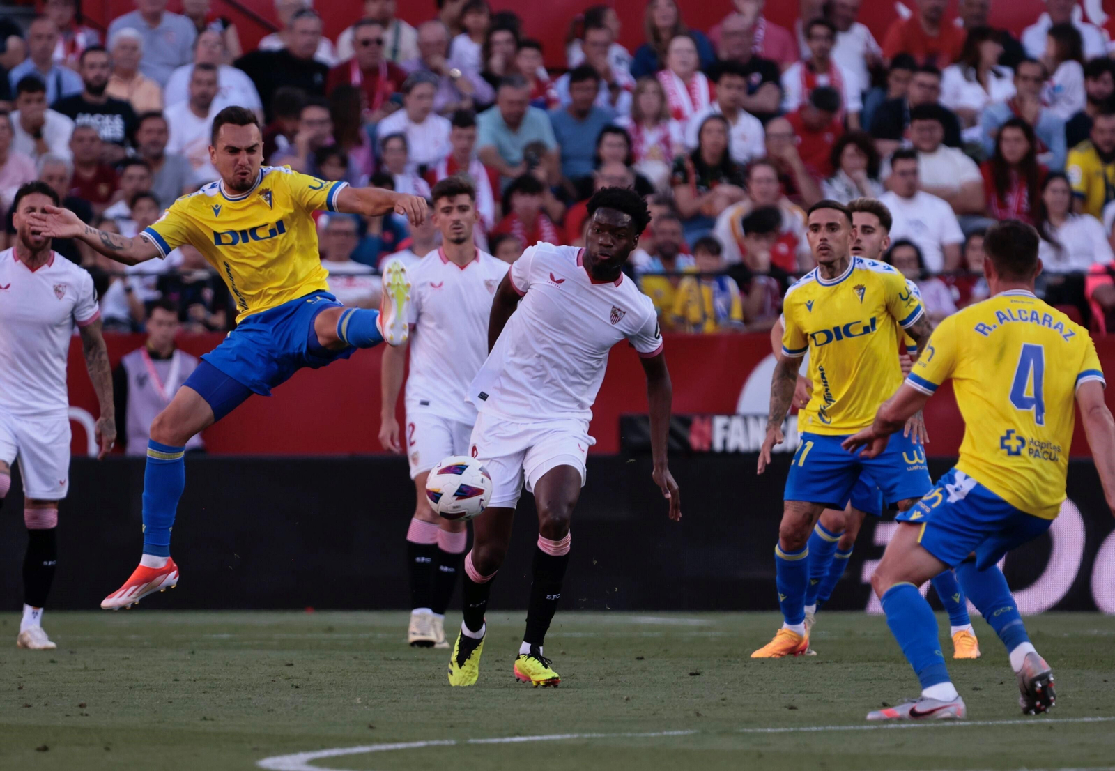 Todas las imágenes del Sevilla-Cádiz